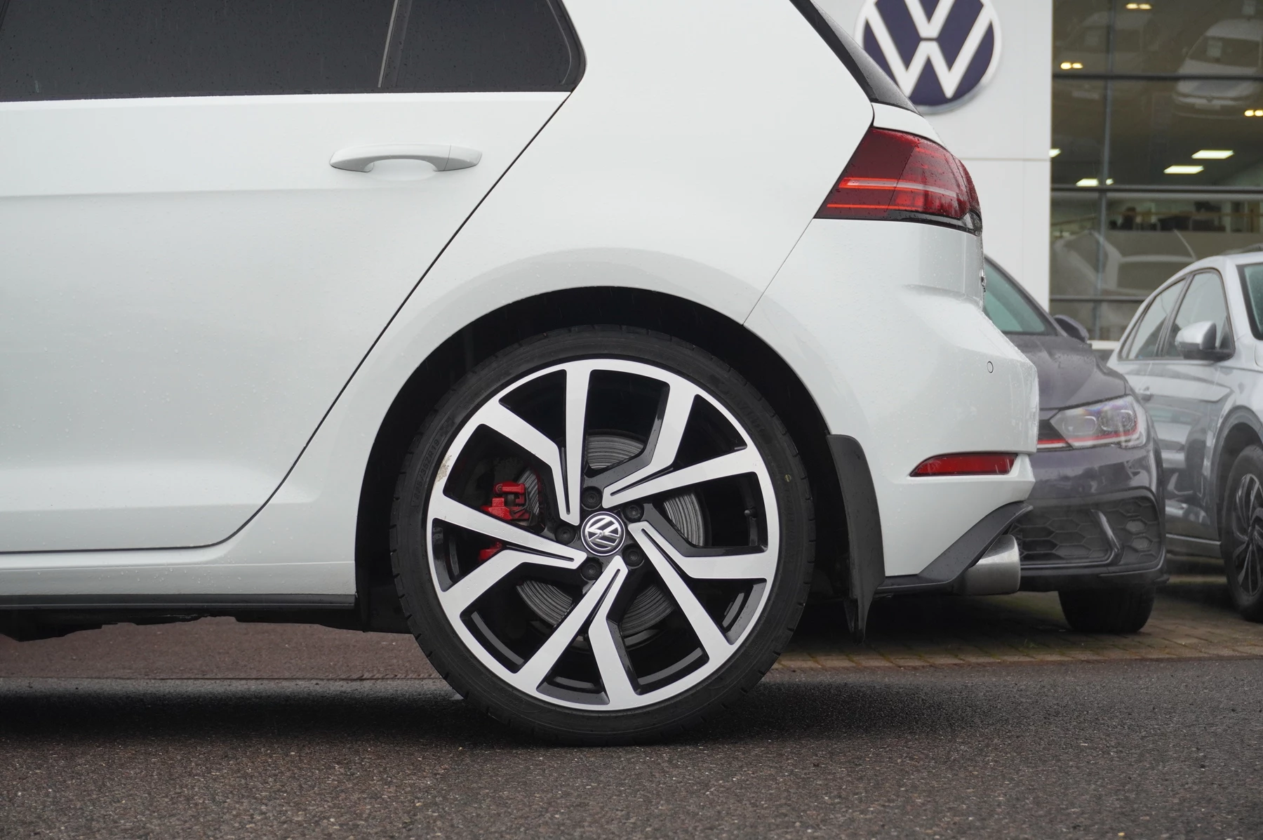 Volkswagen-Golf-image-20