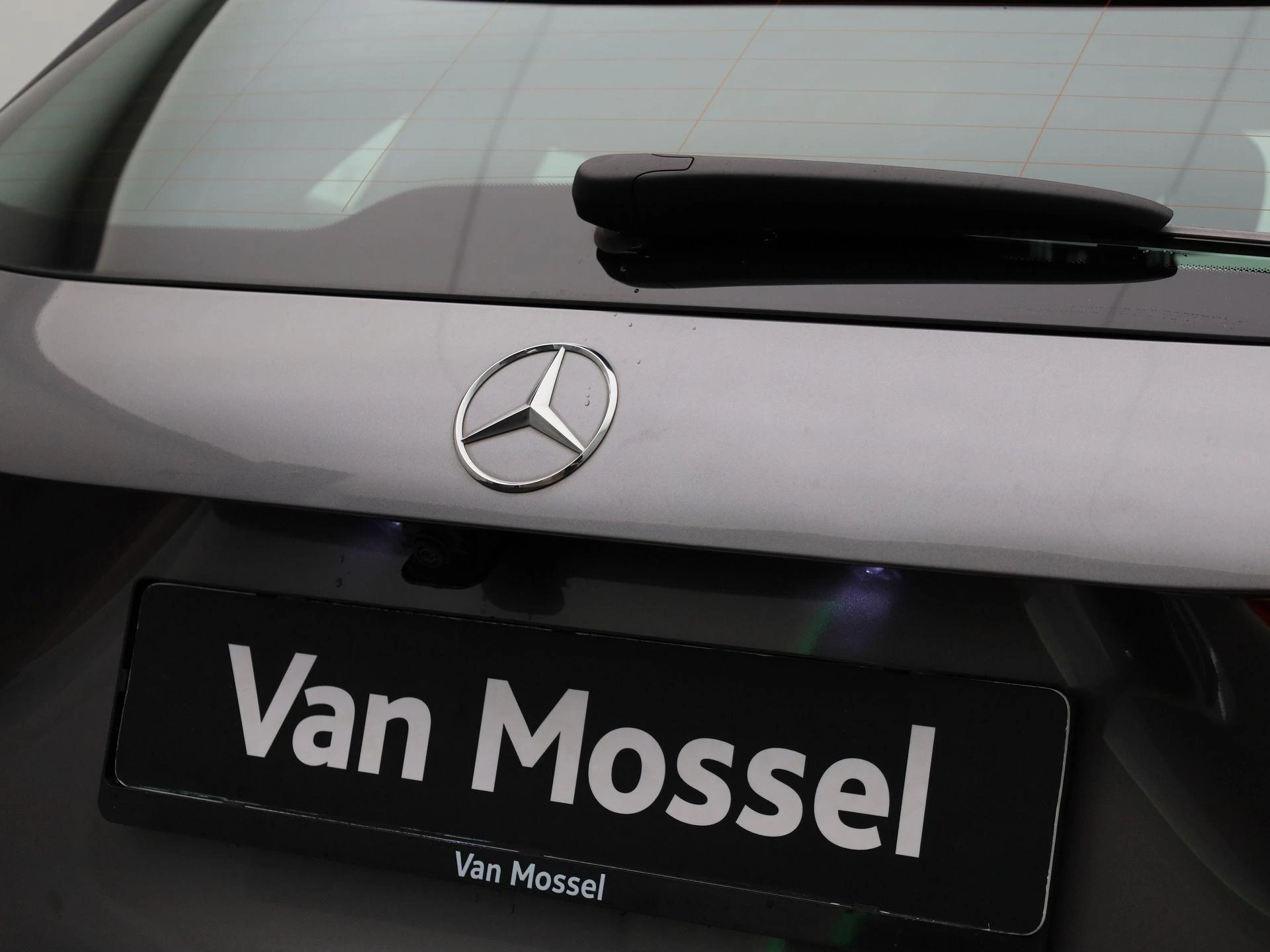 Mercedes-Benz-GLA-image-38
