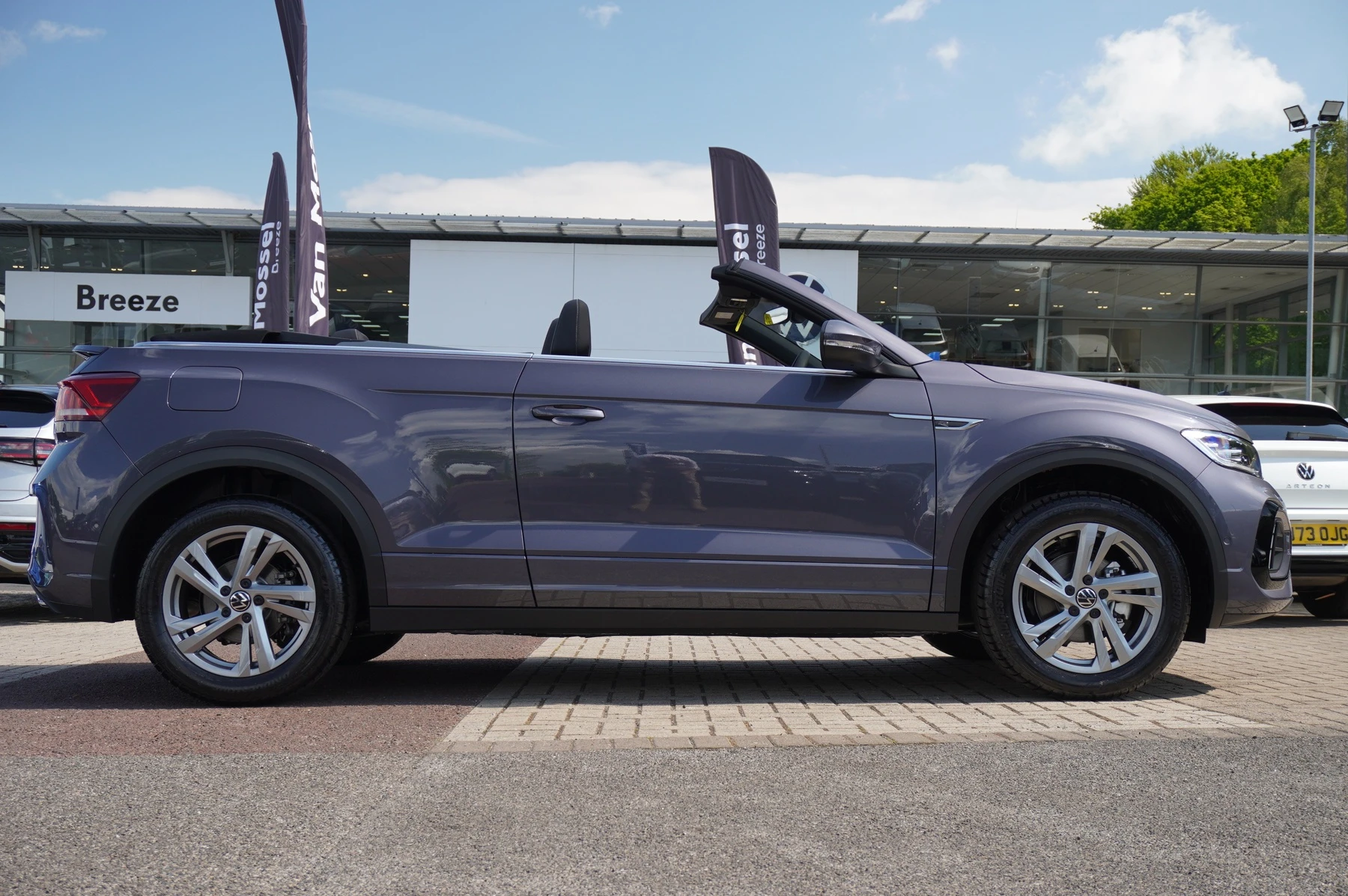 Volkswagen-T-Roc-image-3