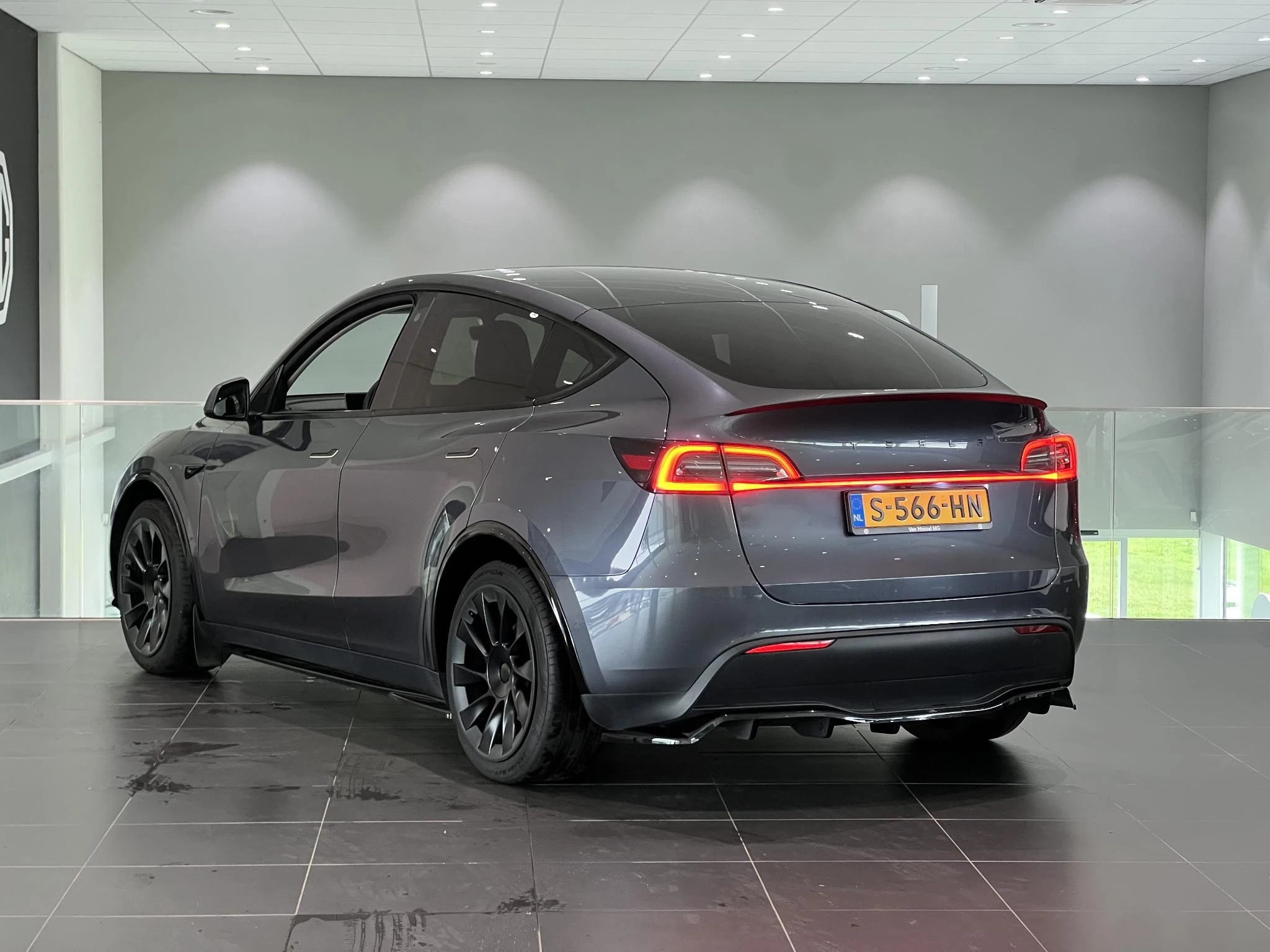 Tesla-Model Y-image-2