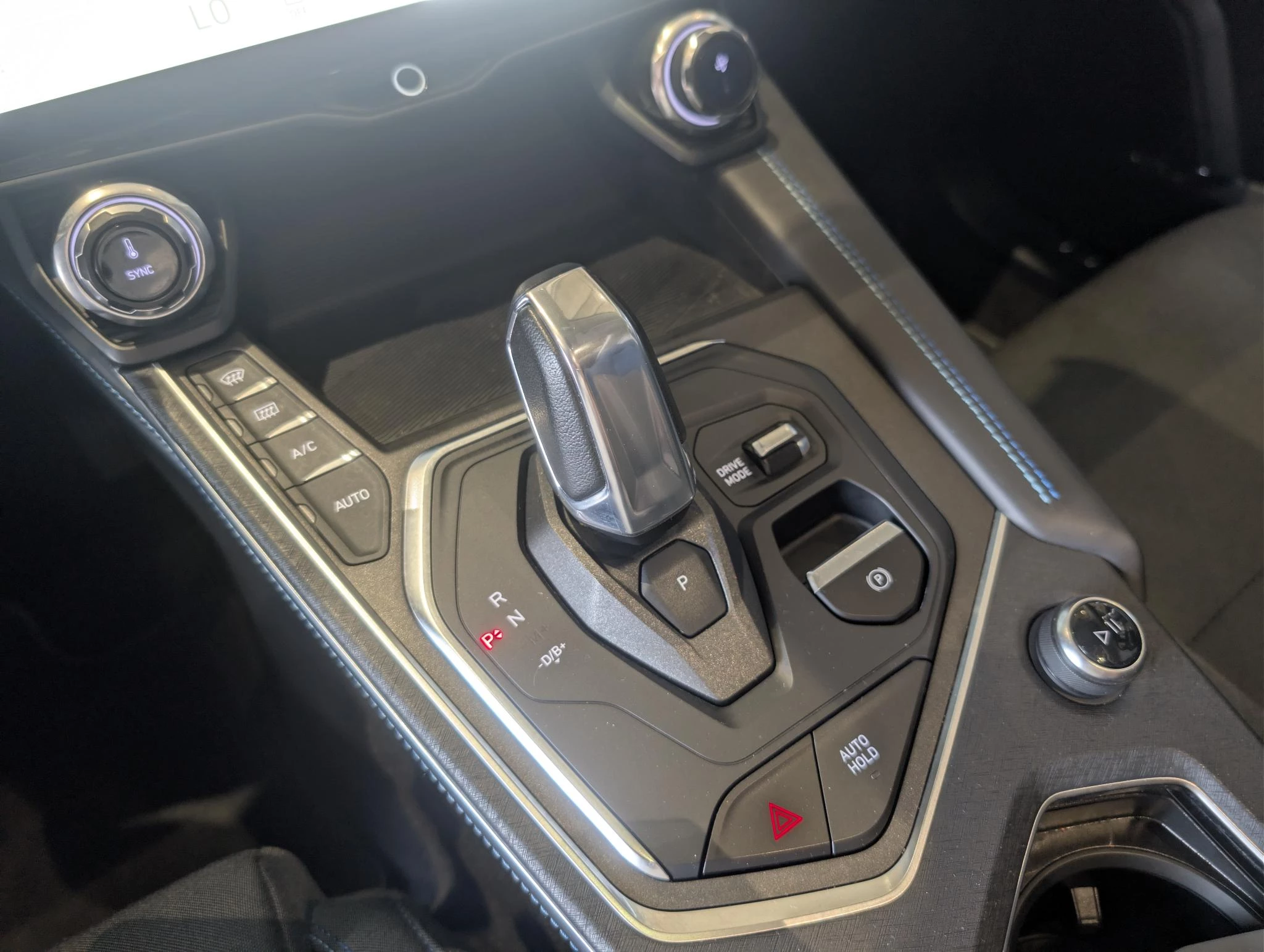 Lynk & Co-01-image-27