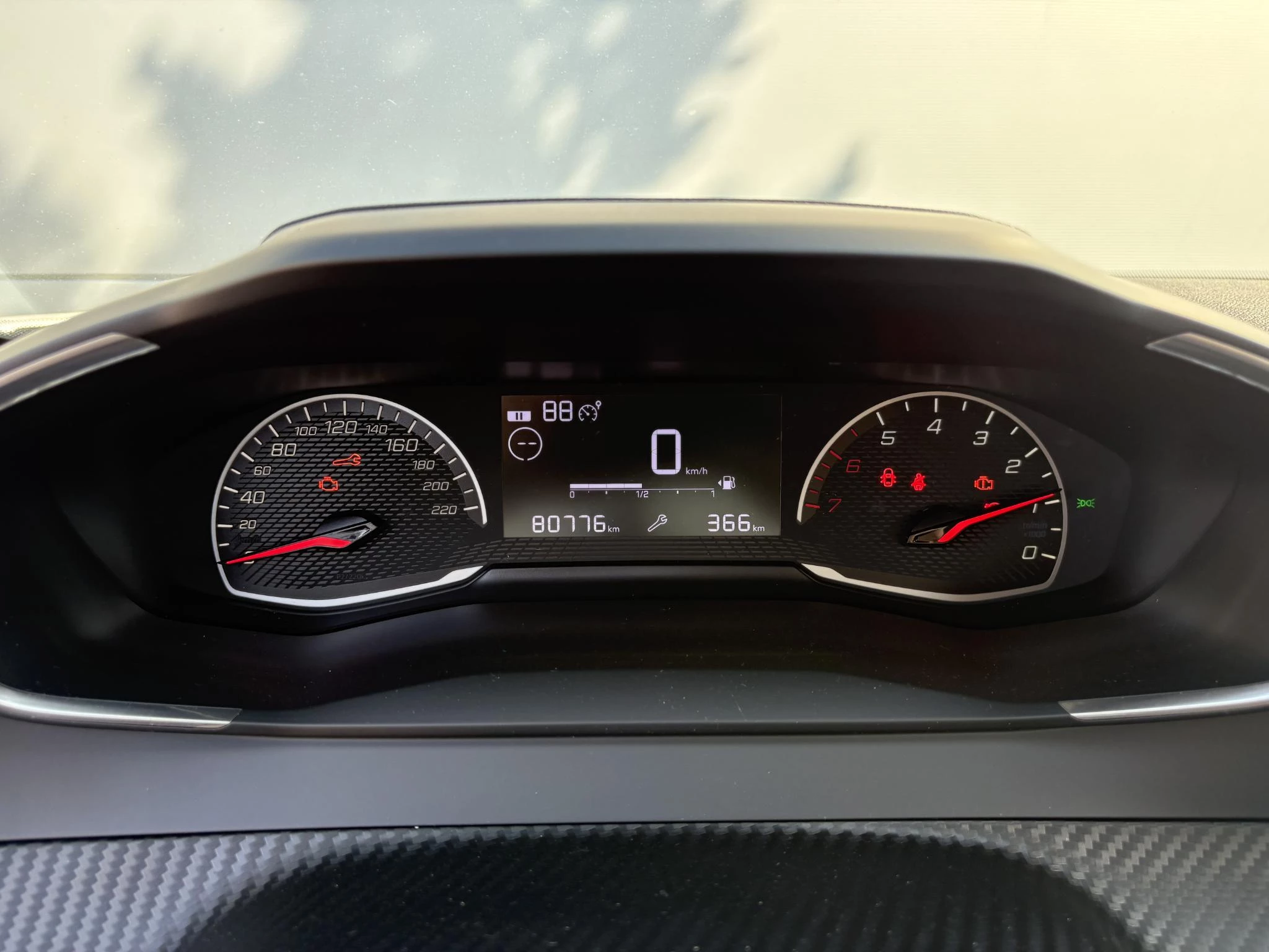 Peugeot-2008-image-10