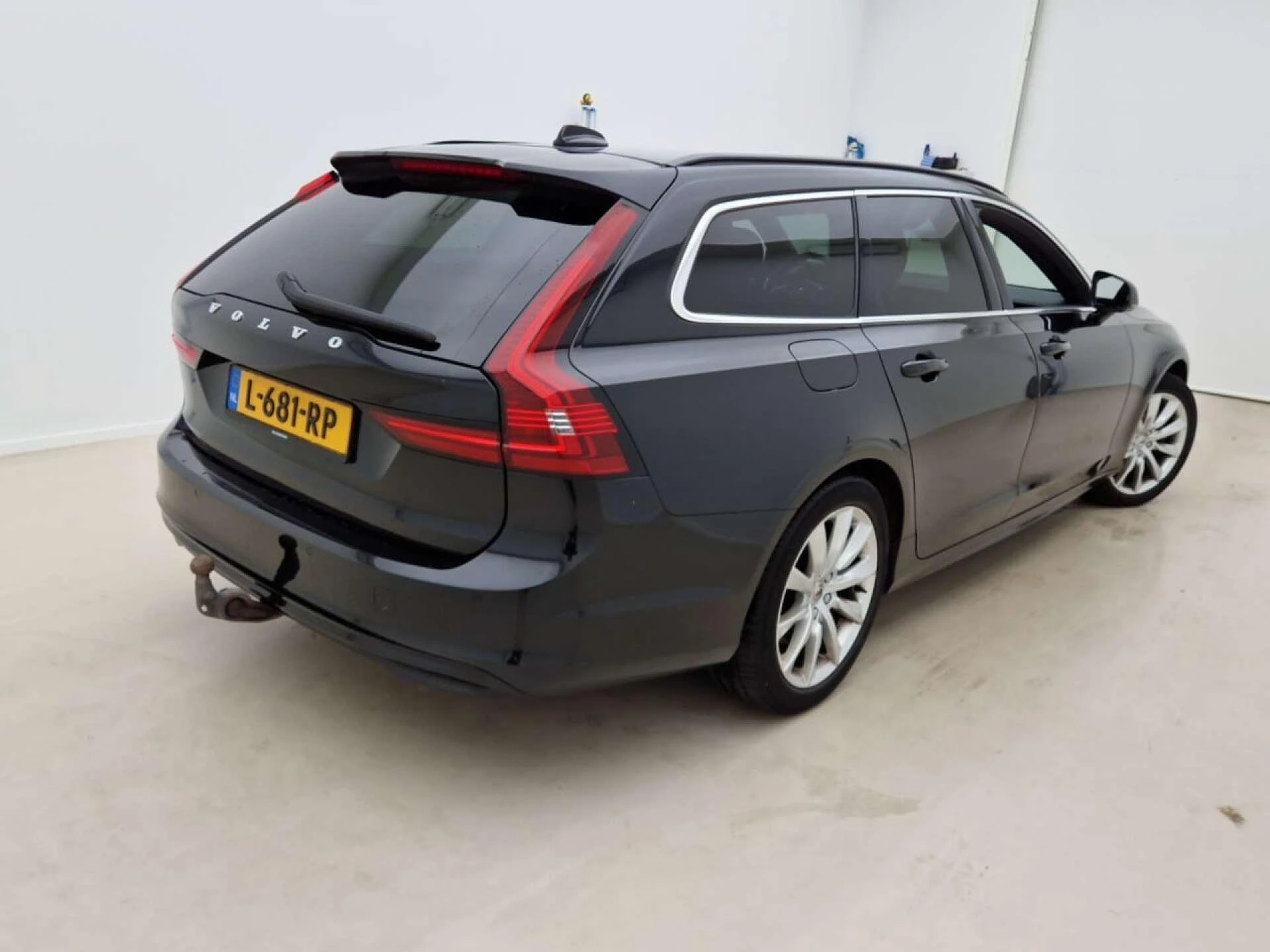 Volvo-V90-image-1