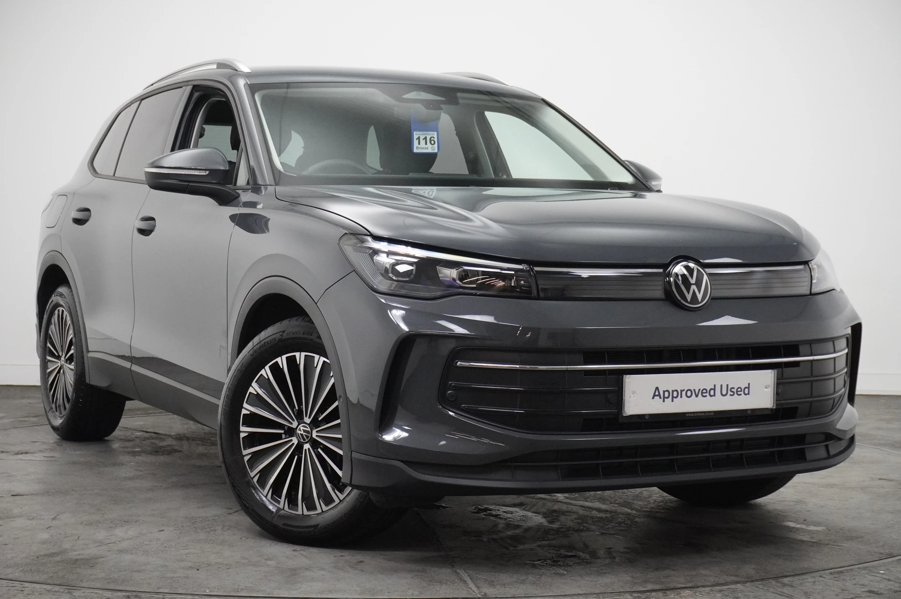 Volkswagen-Tiguan-image-0