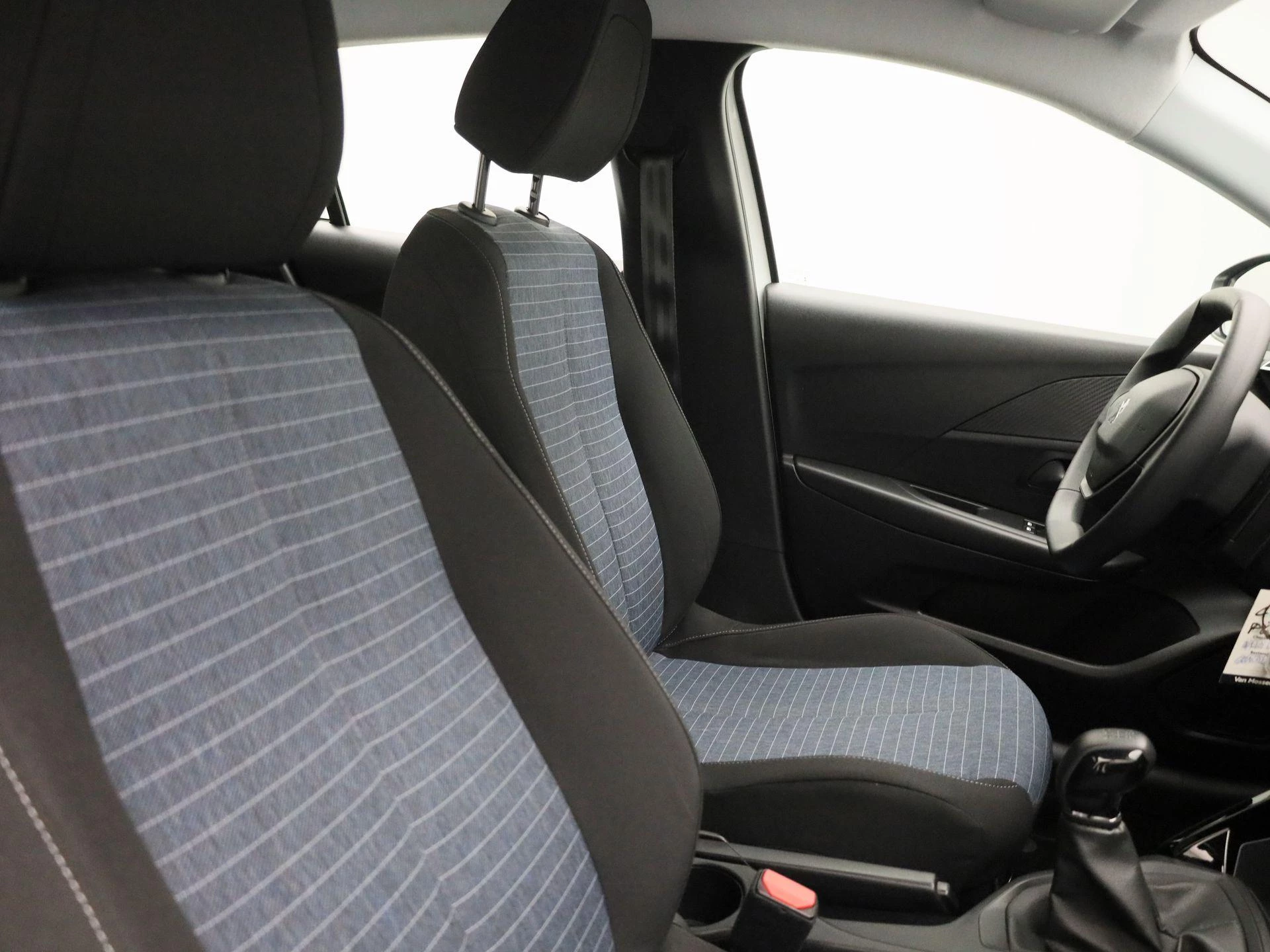 Peugeot-208-image-22