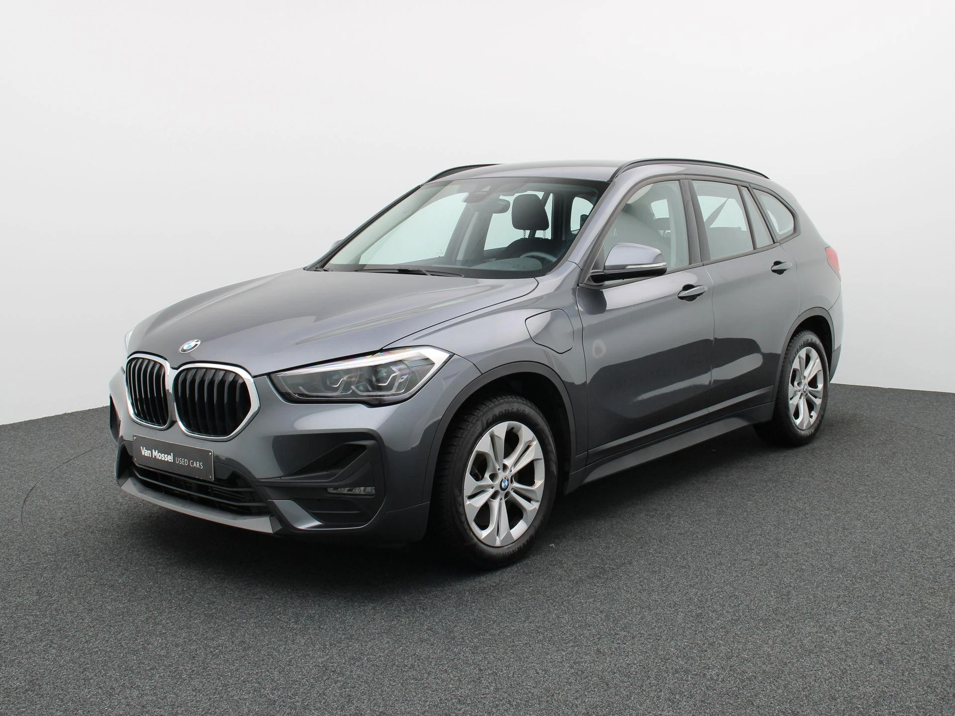 BMW-X1-image-0