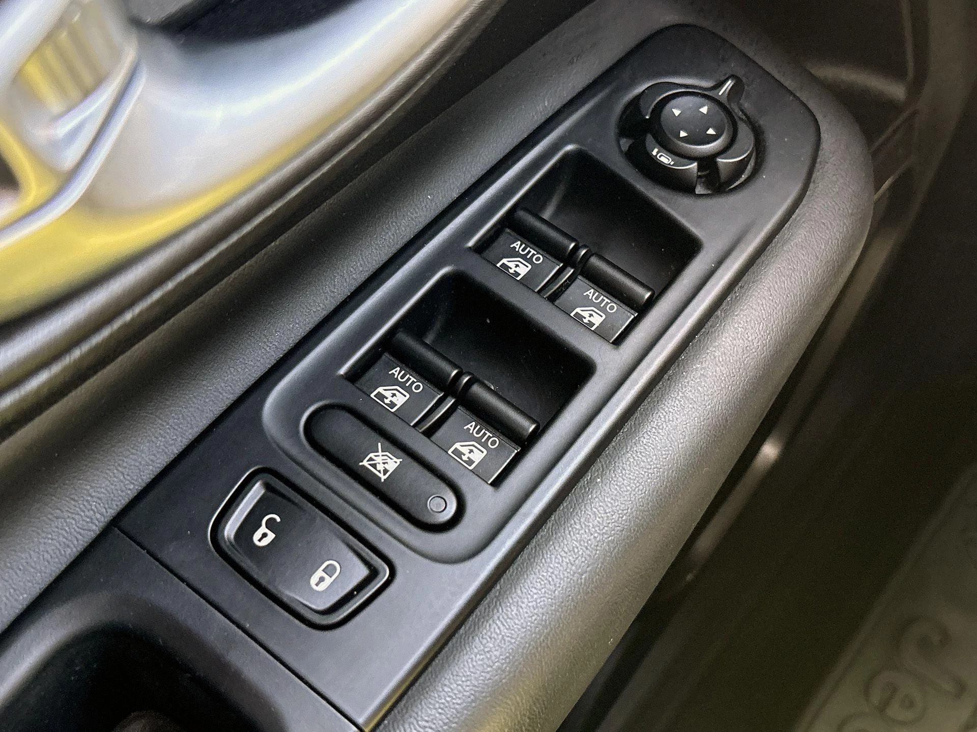 Jeep-Renegade-image-32