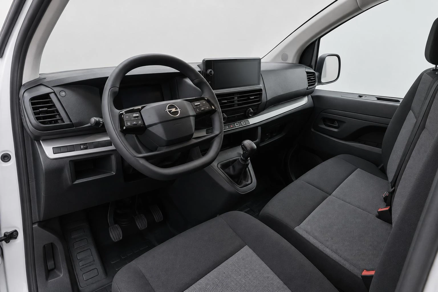 Opel-Vivaro-image-8