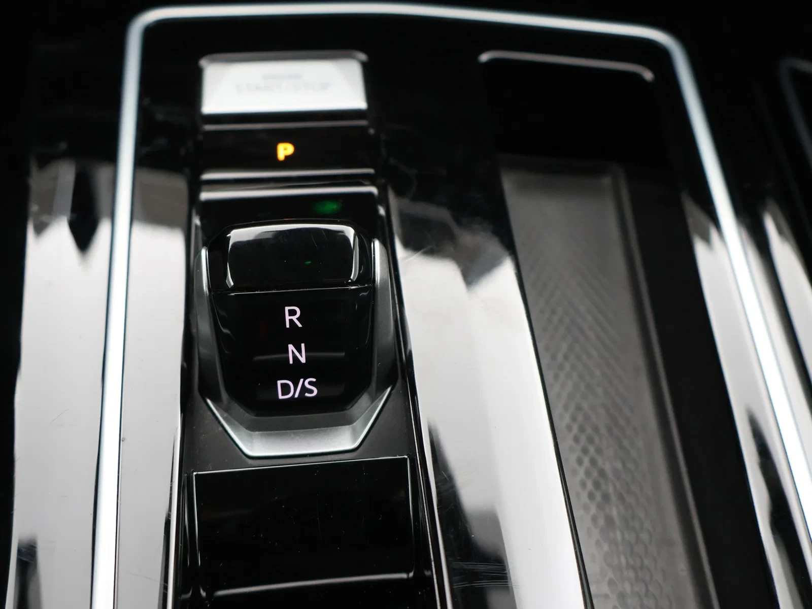 Volkswagen-Golf-image-21