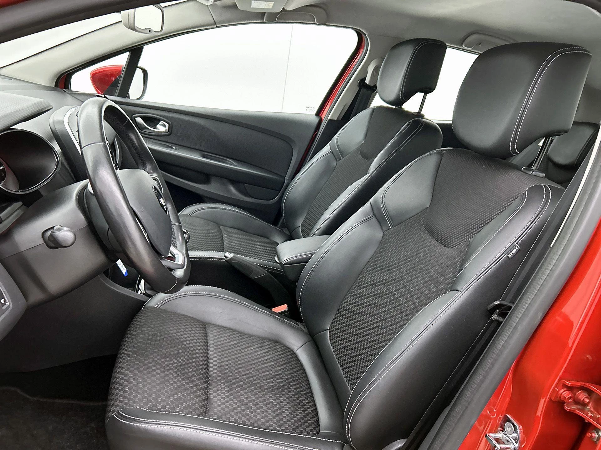 Renault-Clio-image-40