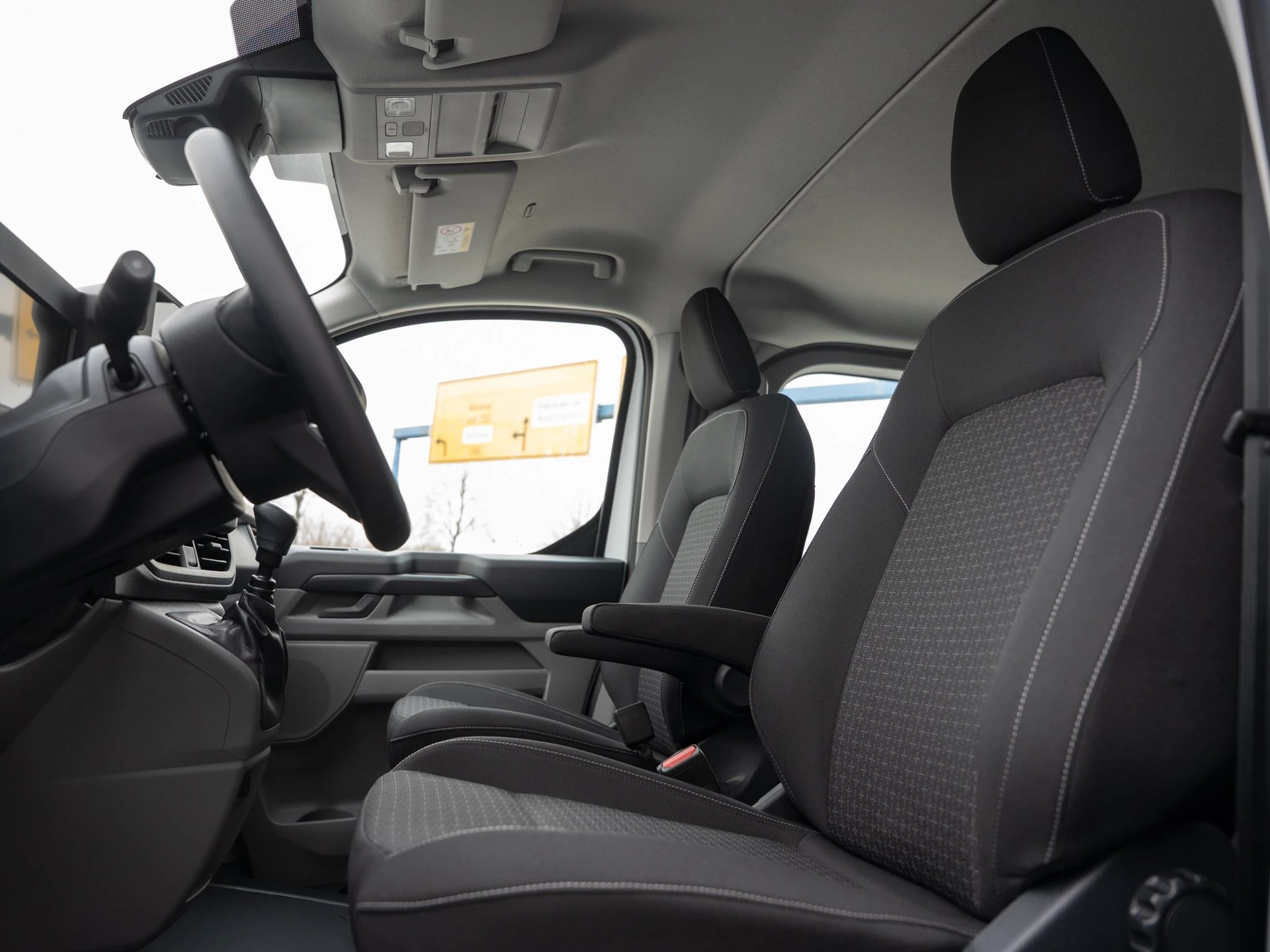 Ford-Transit Custom-image-5