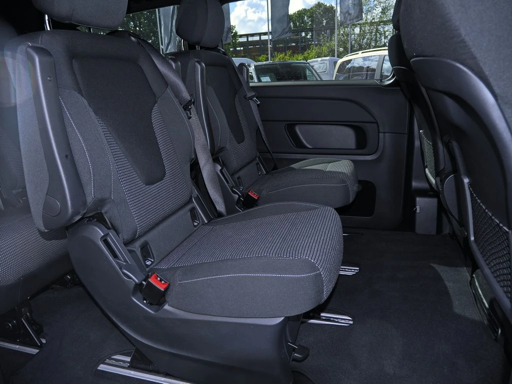 Mercedes-Benz-V-Klasse 220-image-9