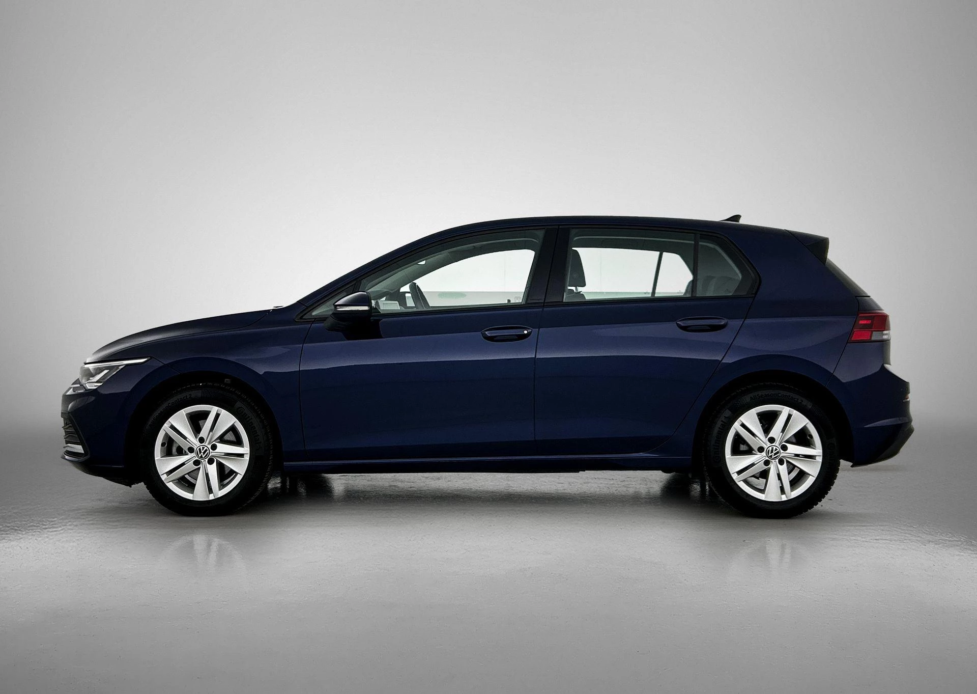 Volkswagen-Golf-image-1