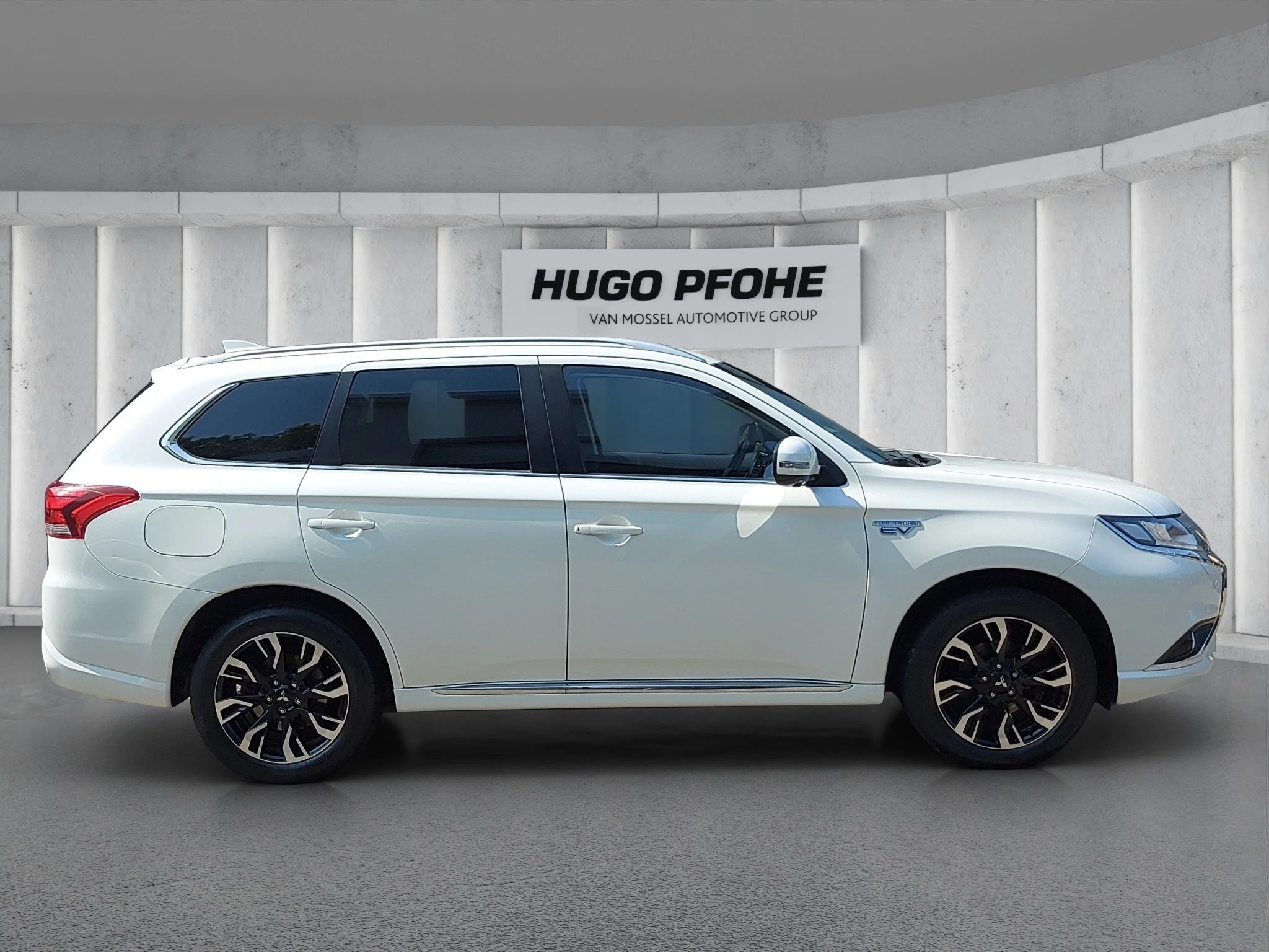 Mitsubishi Outlander 2.0 PHEV Plug-in Hybrid Plus 4WD