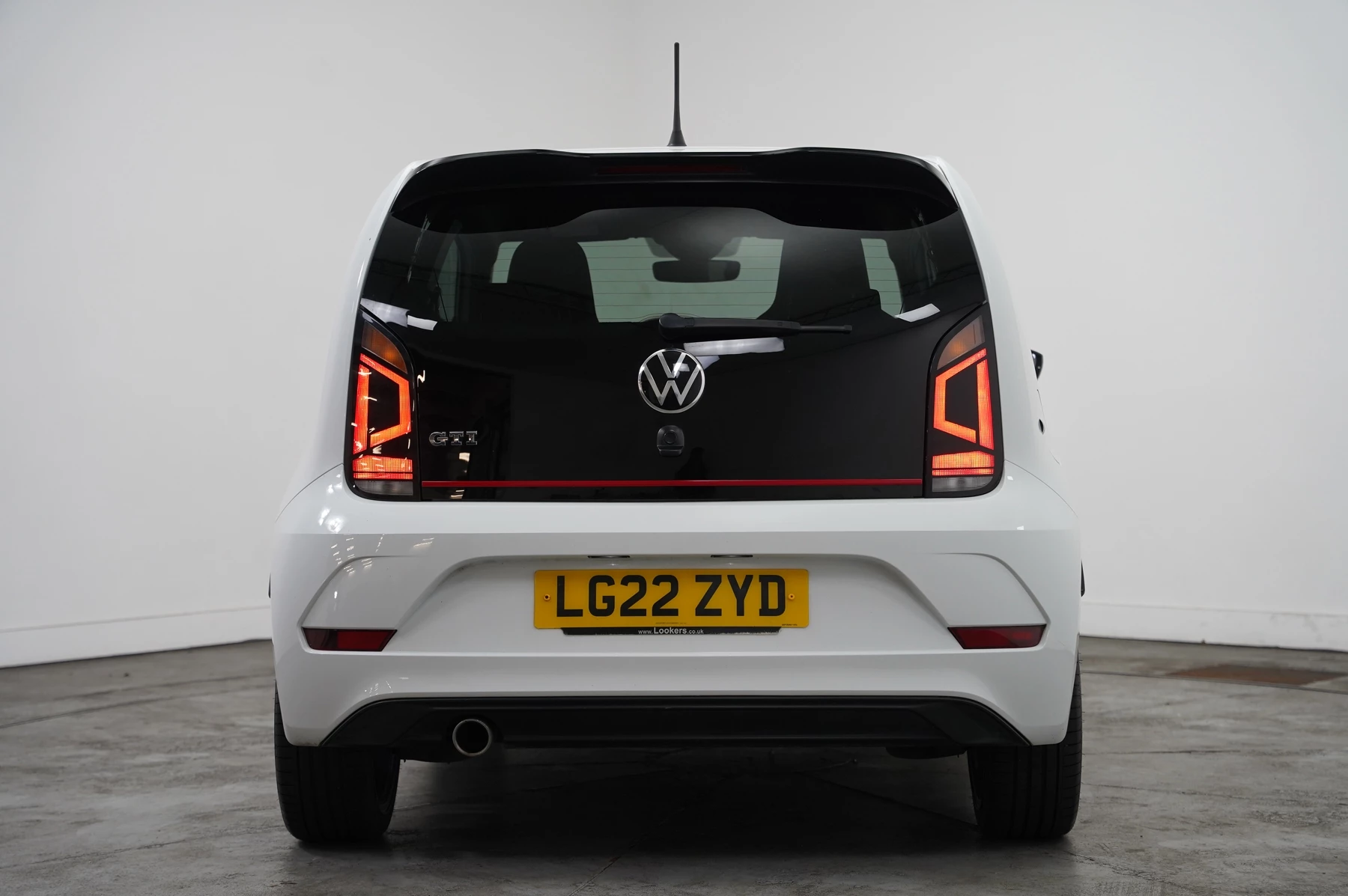 Volkswagen-up!-image-12