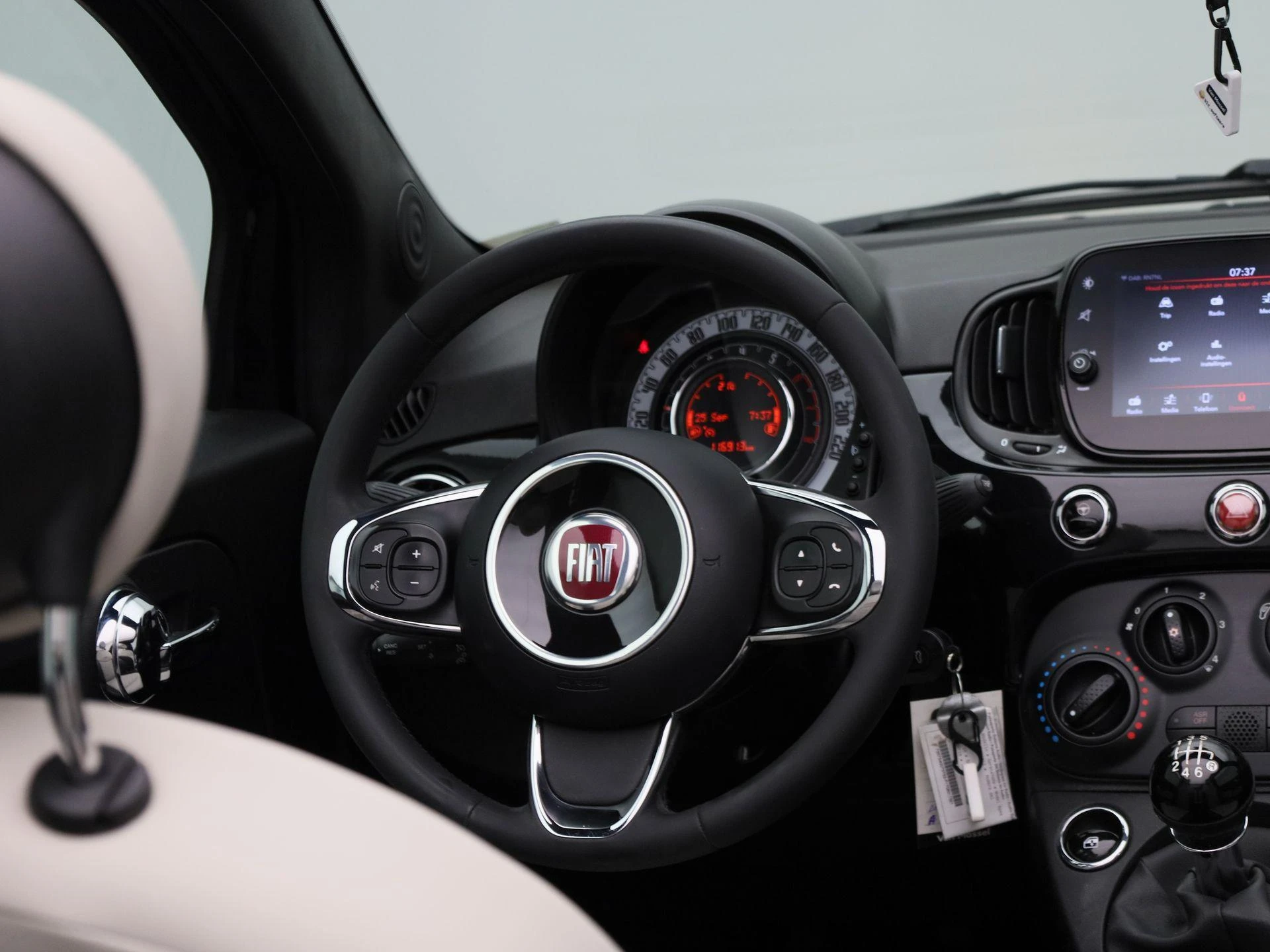 Fiat-500C-image-33