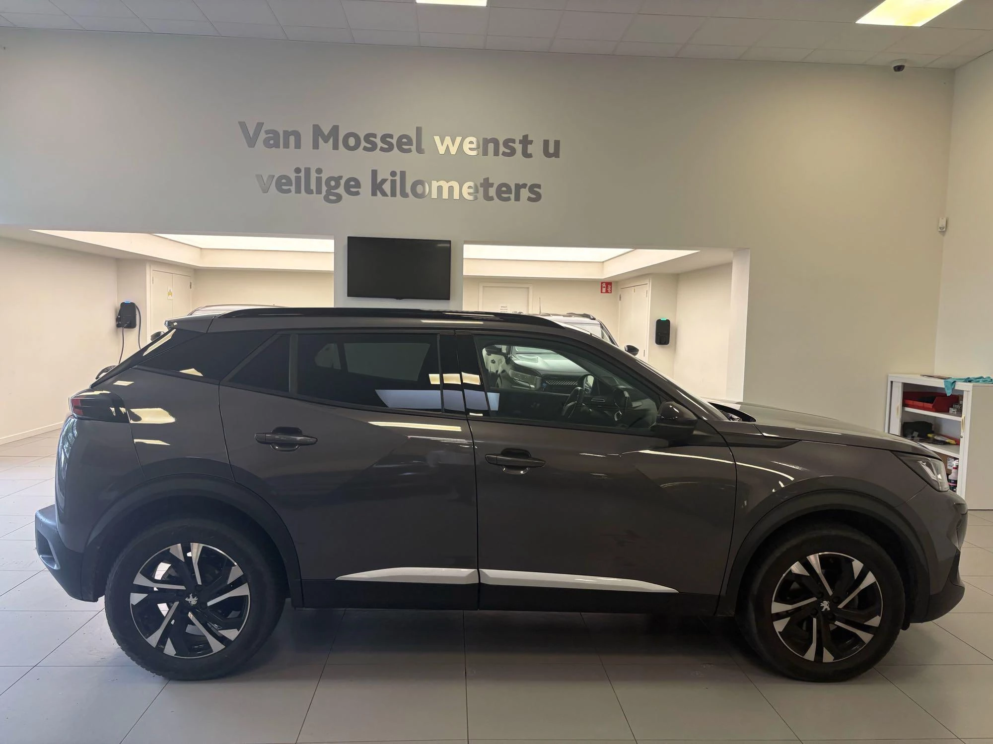 Peugeot-2008-image-1
