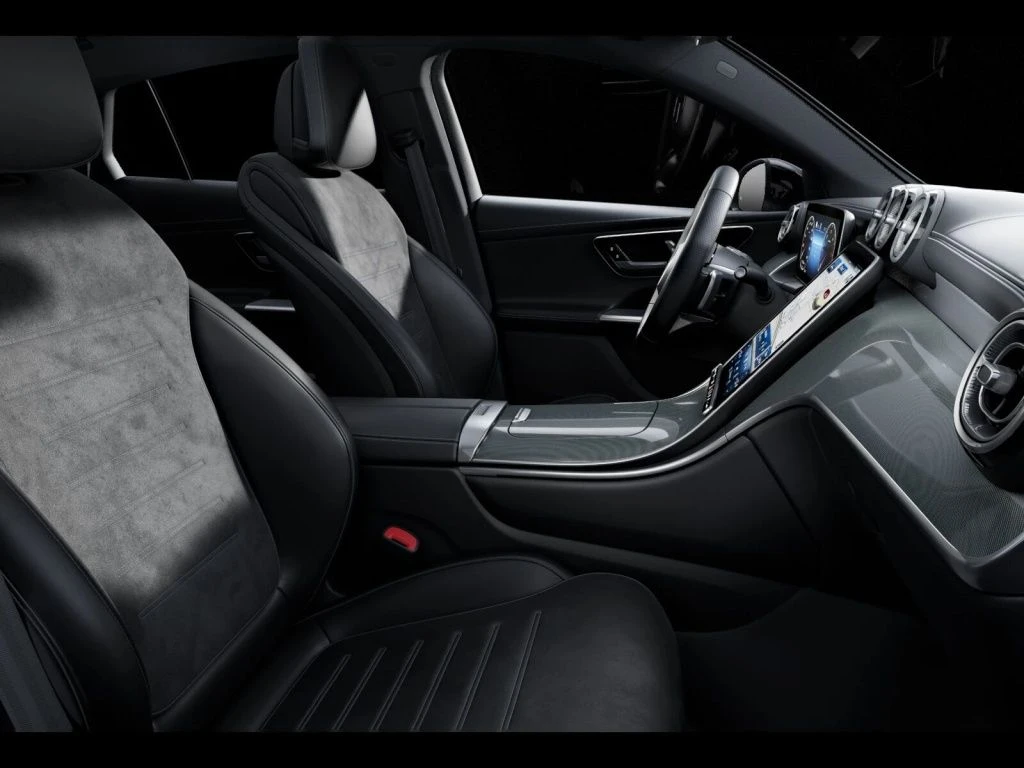 Mercedes-Benz-GLC 220 d-image-10