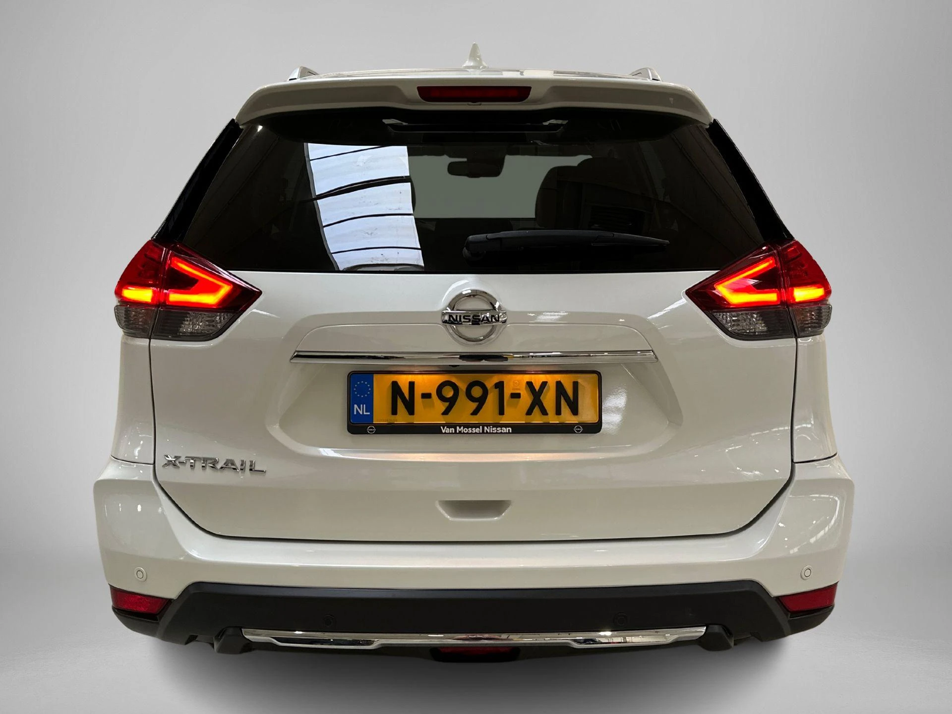 Nissan-X-Trail-image-2