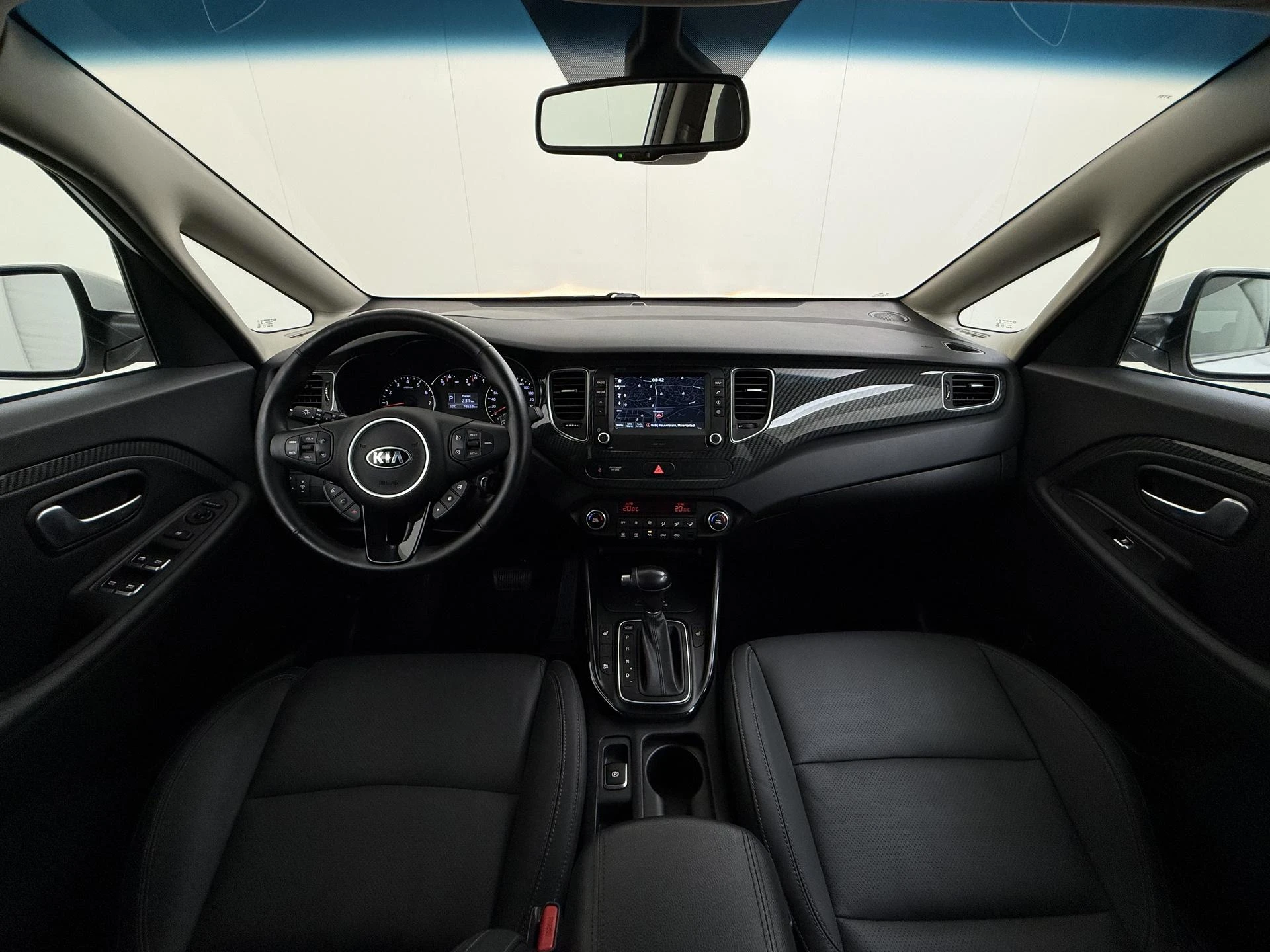 Kia-Carens-image-18