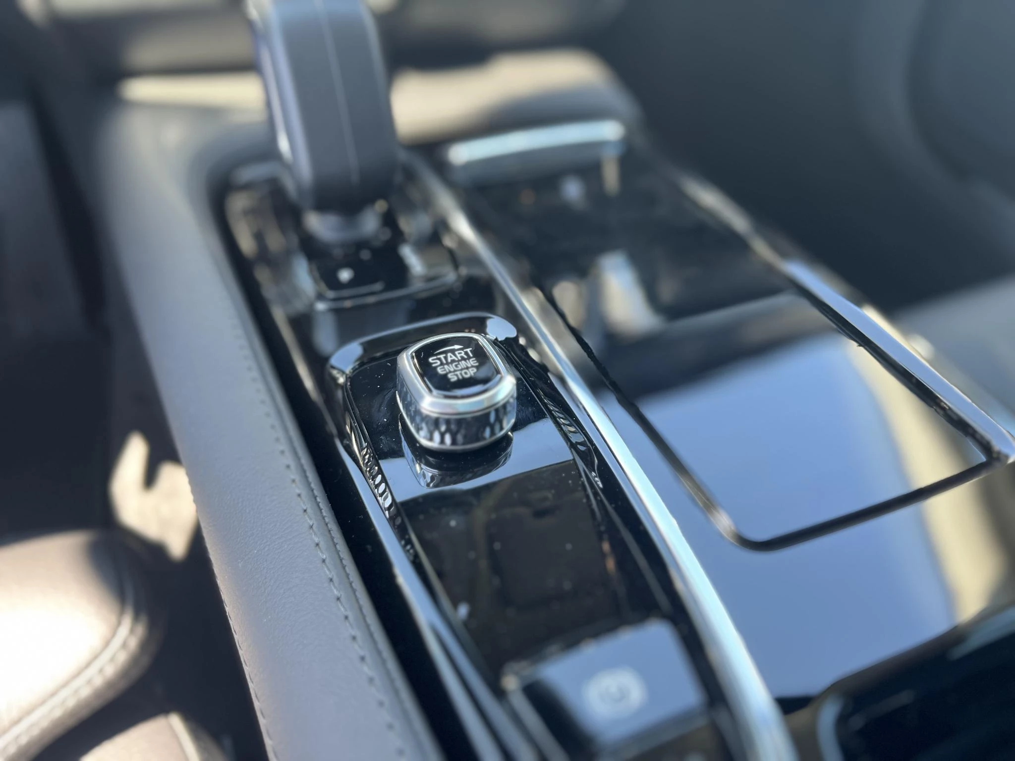 Volvo V60 T6 Plug-in hybrid AWD Ultra Dark