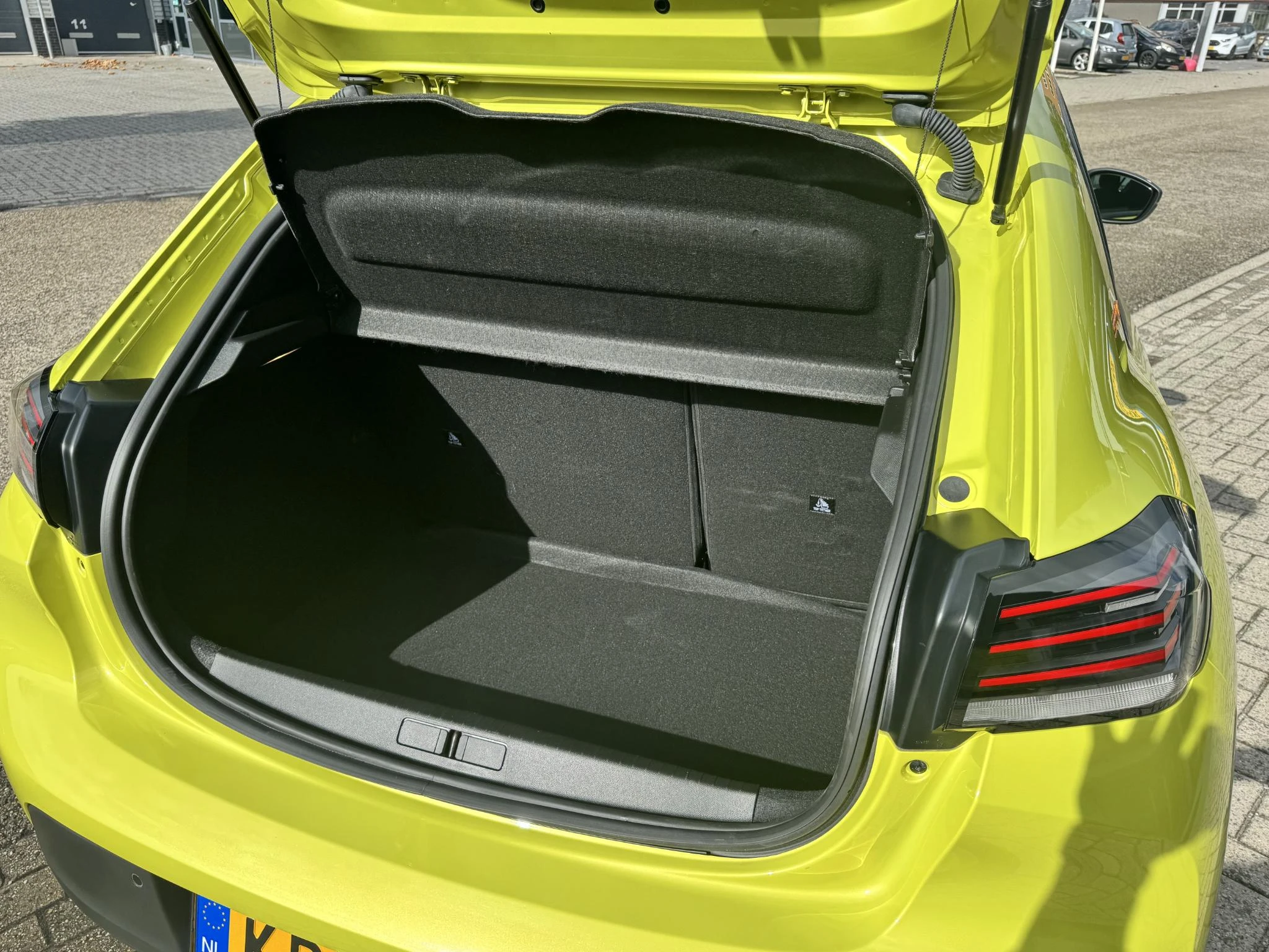 Peugeot-208-image-10