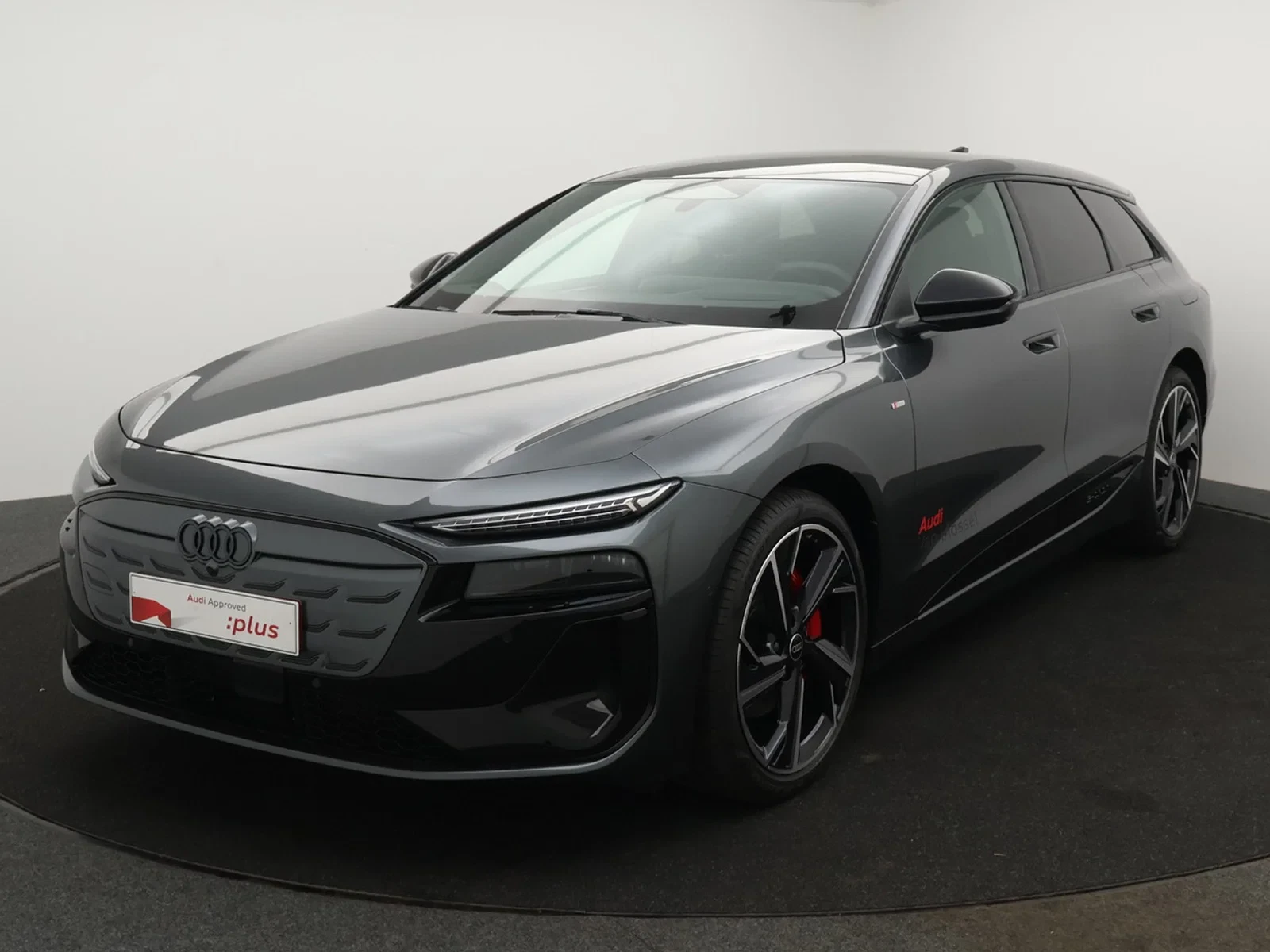 Audi-A6 Avant e-tron-image-0