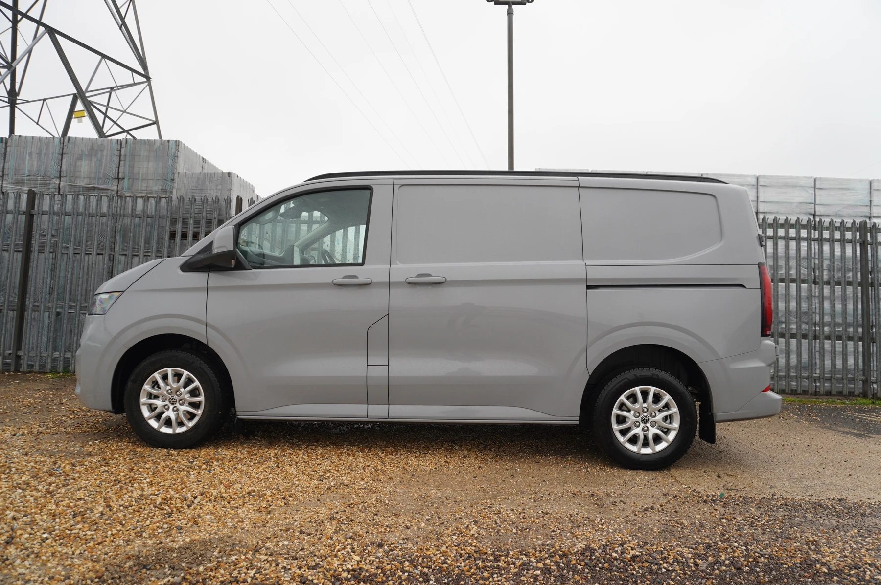 Volkswagen-Transporter-image-14