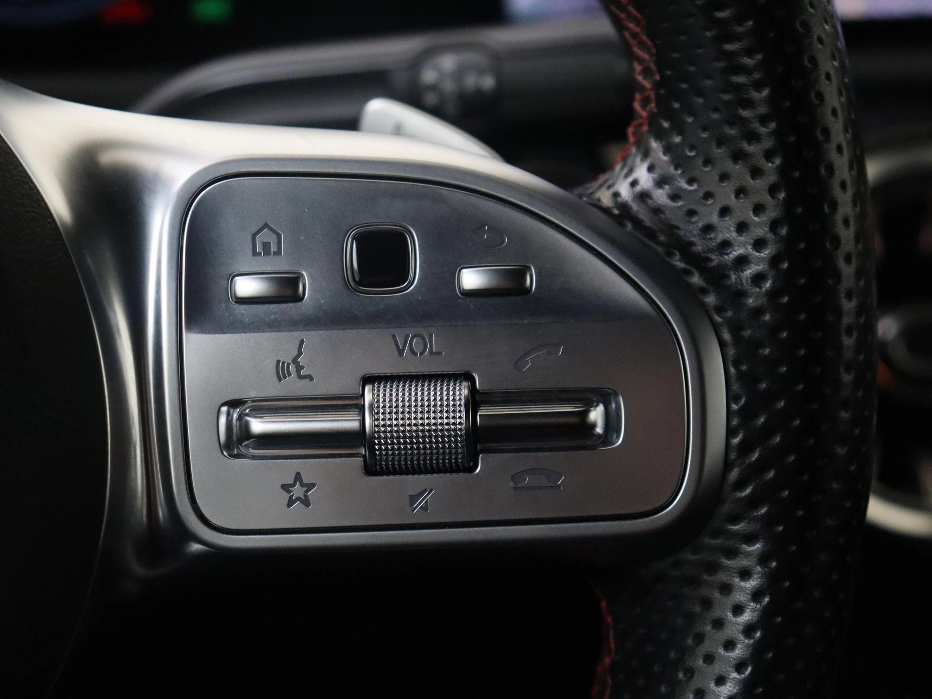 Mercedes-Benz-A-Klasse-image-16