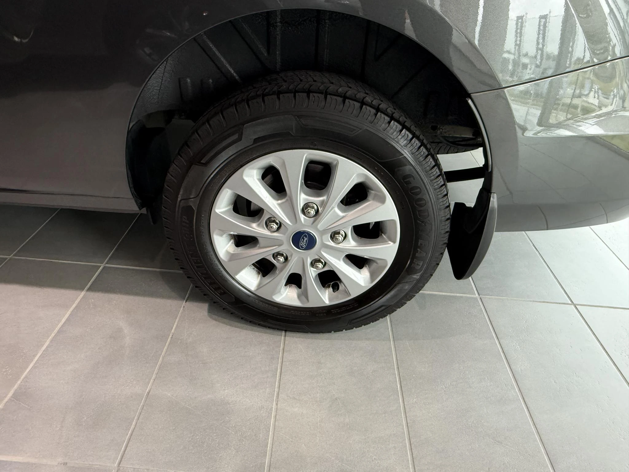 Ford-Transit Custom-image-5