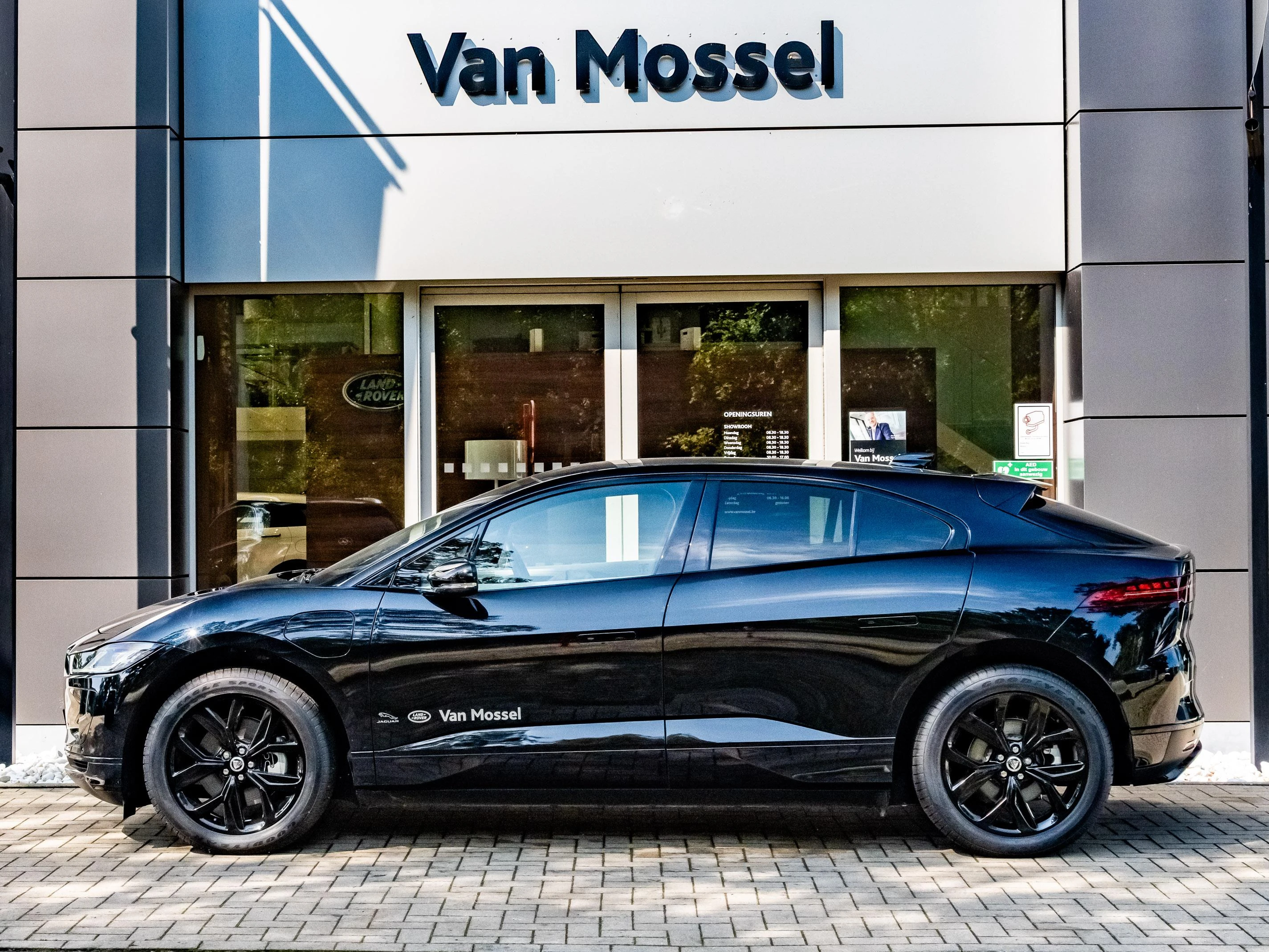 Jaguar-I-PACE-image-2