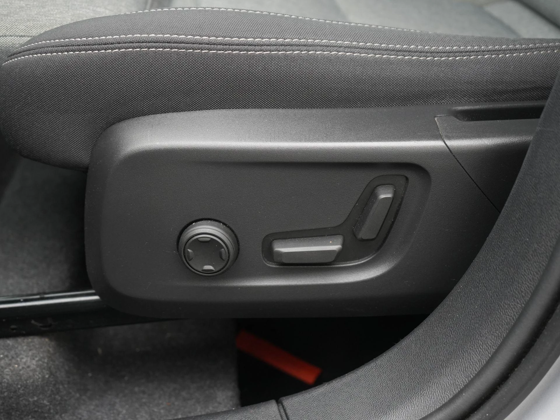 Volvo XC40 1.5 T4 Plug-in hybrid Plus Dark