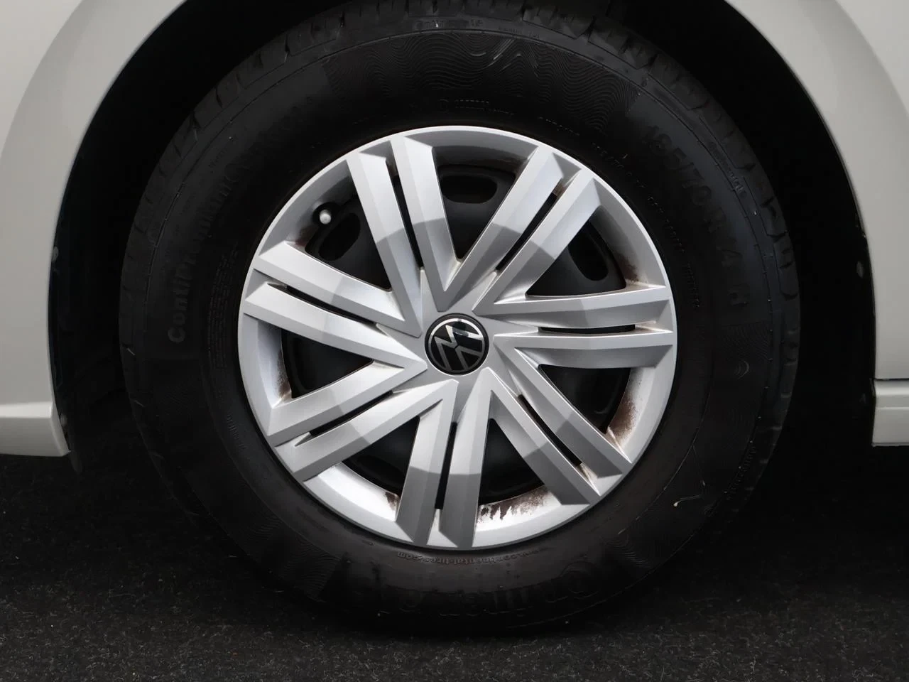 Volkswagen-Polo-image-9