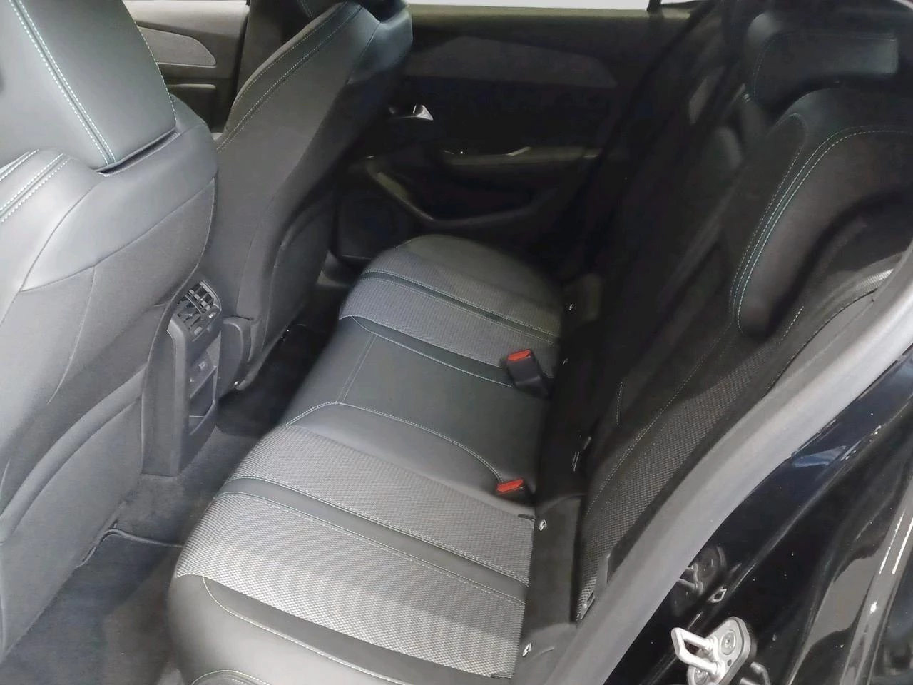 Peugeot 308 1.6 Hybrid 180 S&S EAT8 Allure