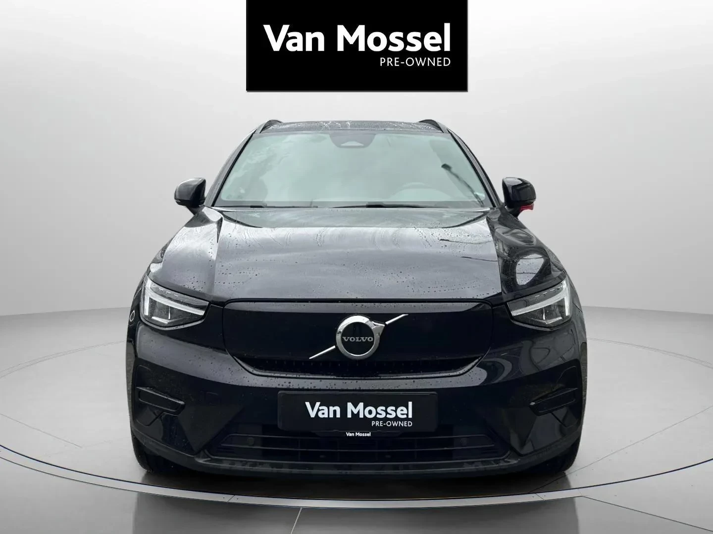 Volvo-XC40-image-1
