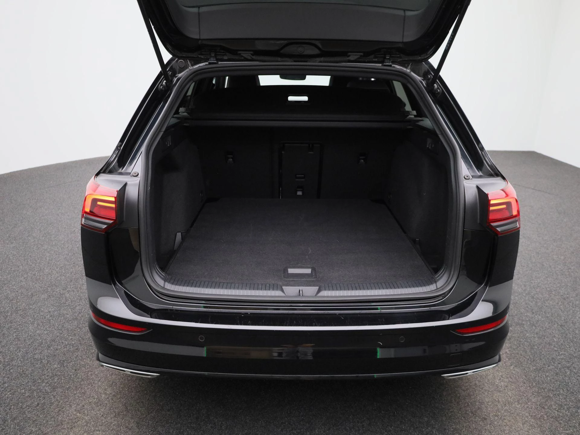 Volkswagen-Golf-image-12