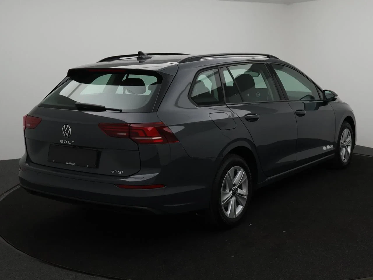 Volkswagen-Golf-image-6