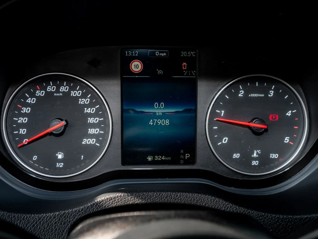 Mercedes-Benz-Sprinter 319-image-14
