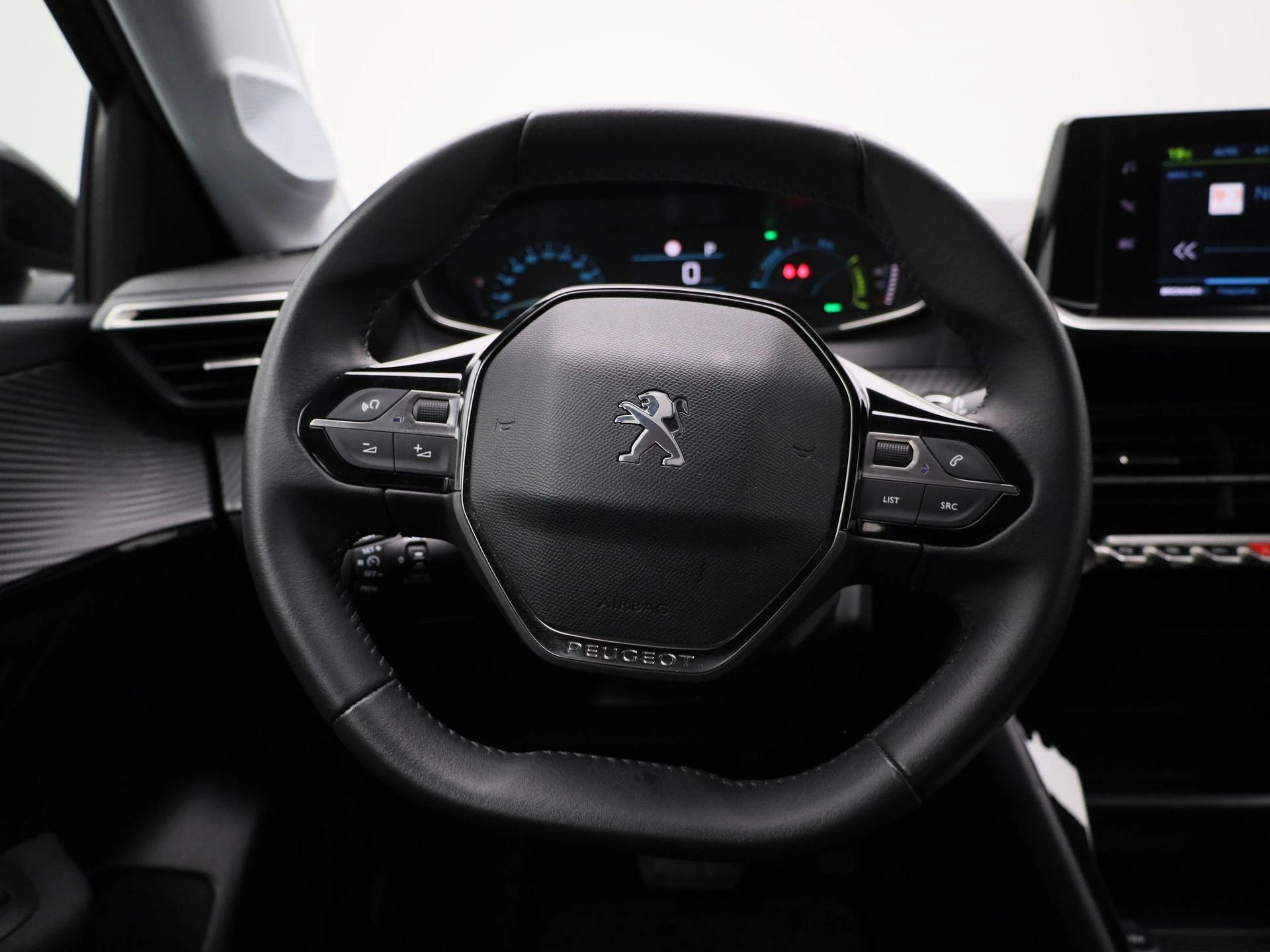 Peugeot-e-208-image-7