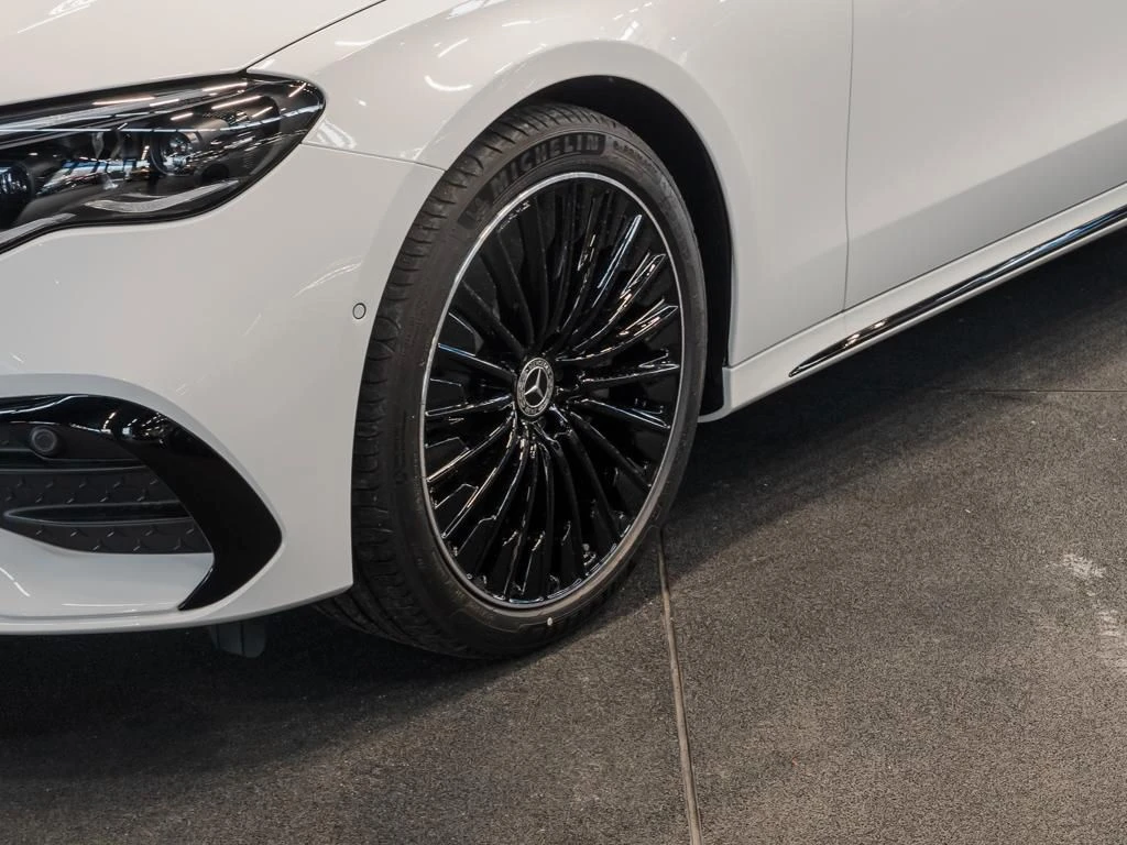 Mercedes-Benz-E-Klasse 300 de-image-4