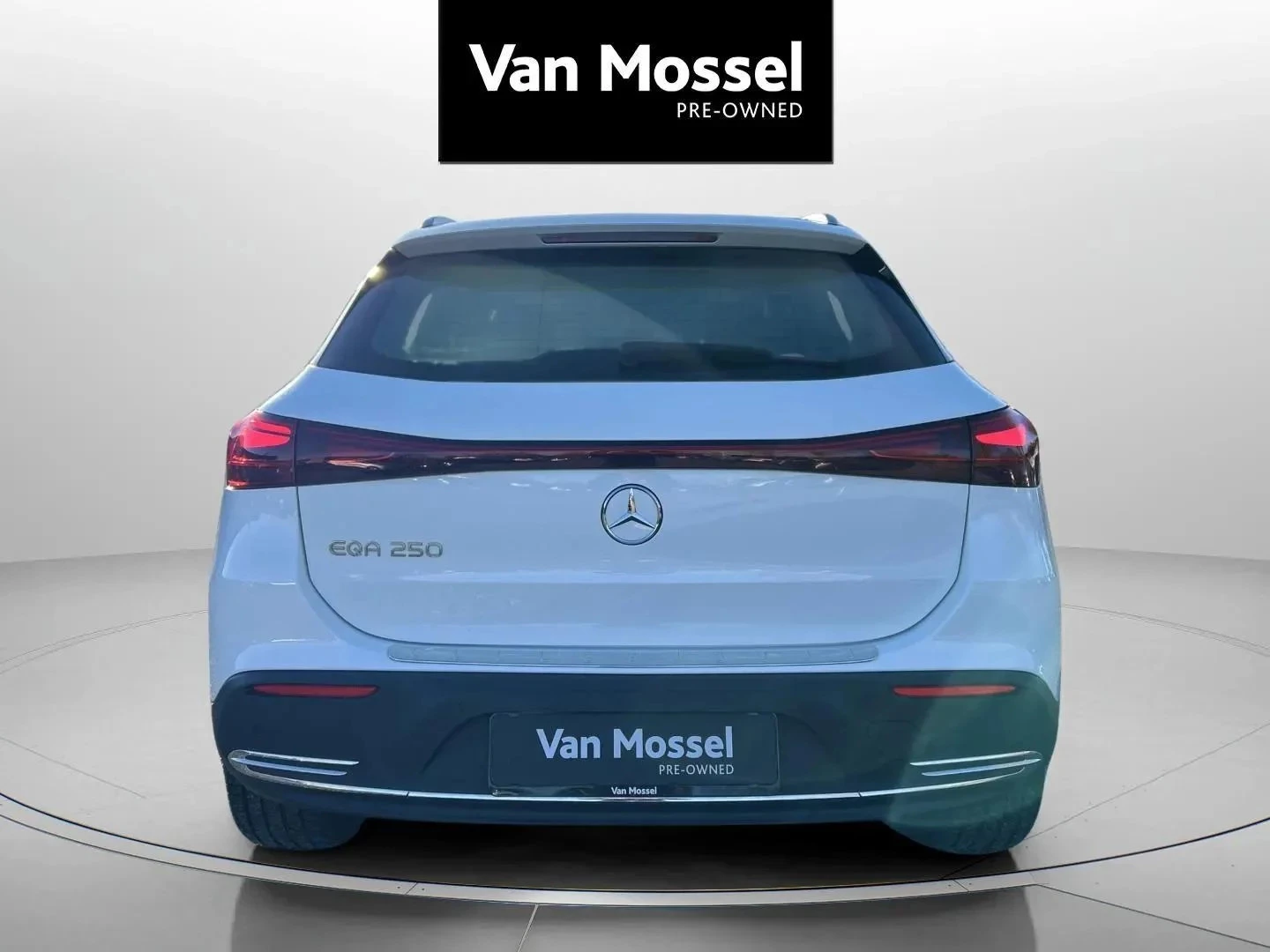 Mercedes-Benz-EQA-image-5