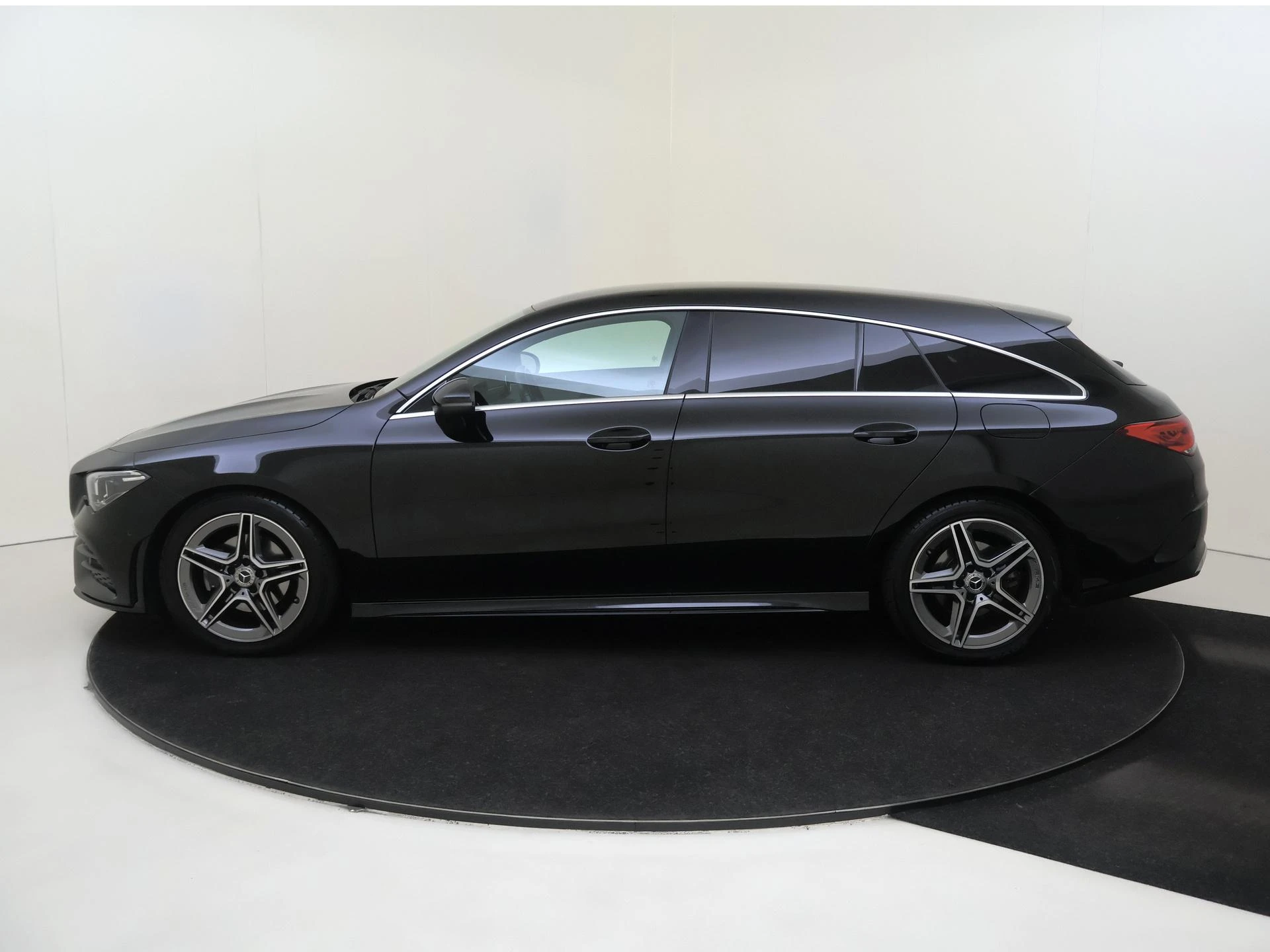 Mercedes-Benz CLA Shooting Brake 180 Business Solution AMG