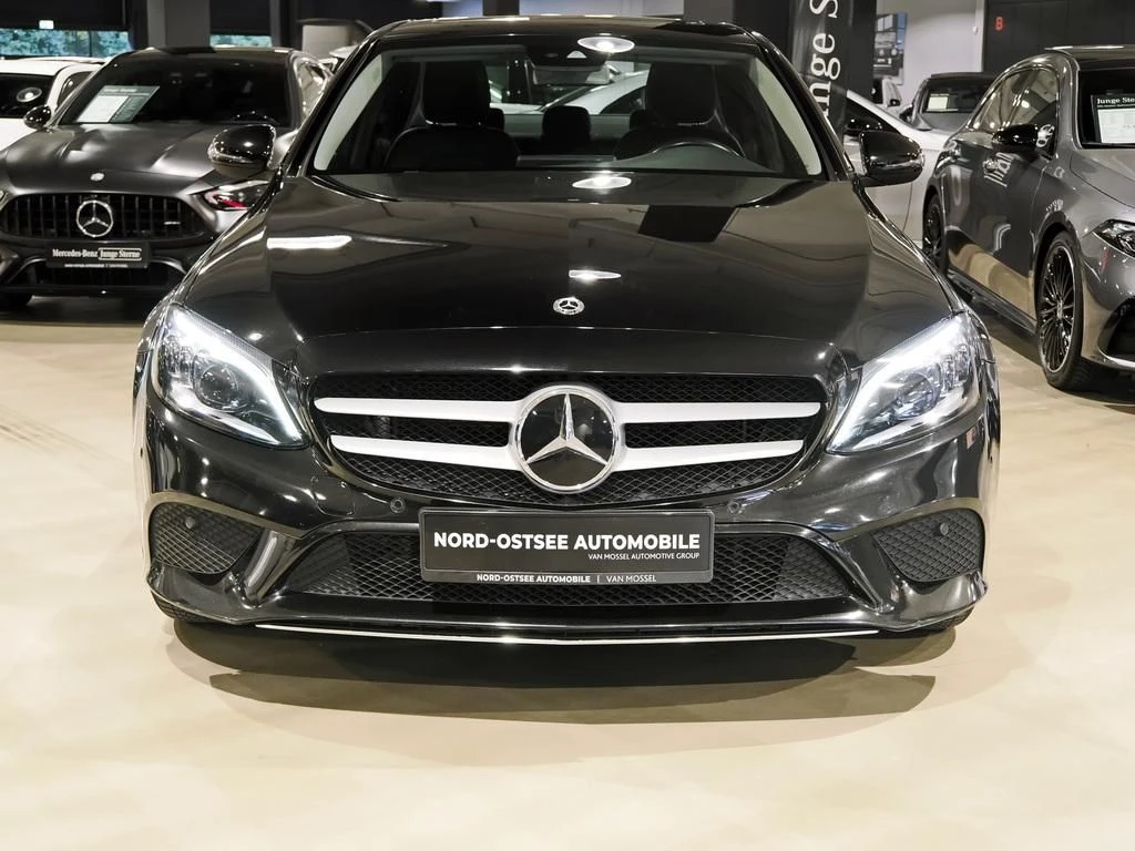Mercedes-Benz-C-Klasse 200-image-2