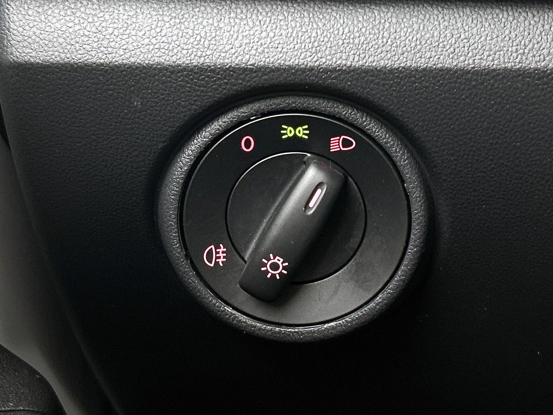 Volkswagen-up!-image-19