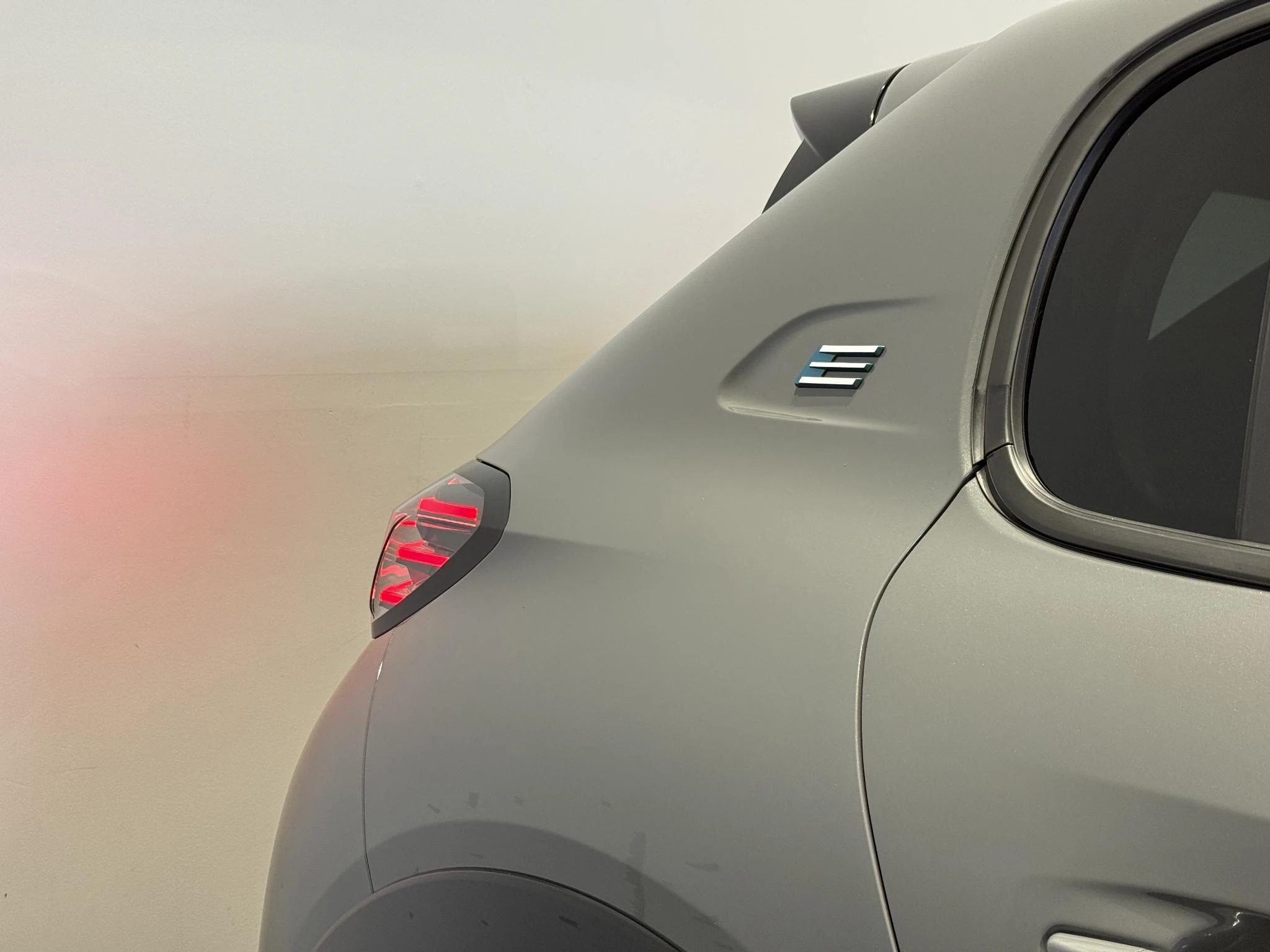 Peugeot-e-208-image-7