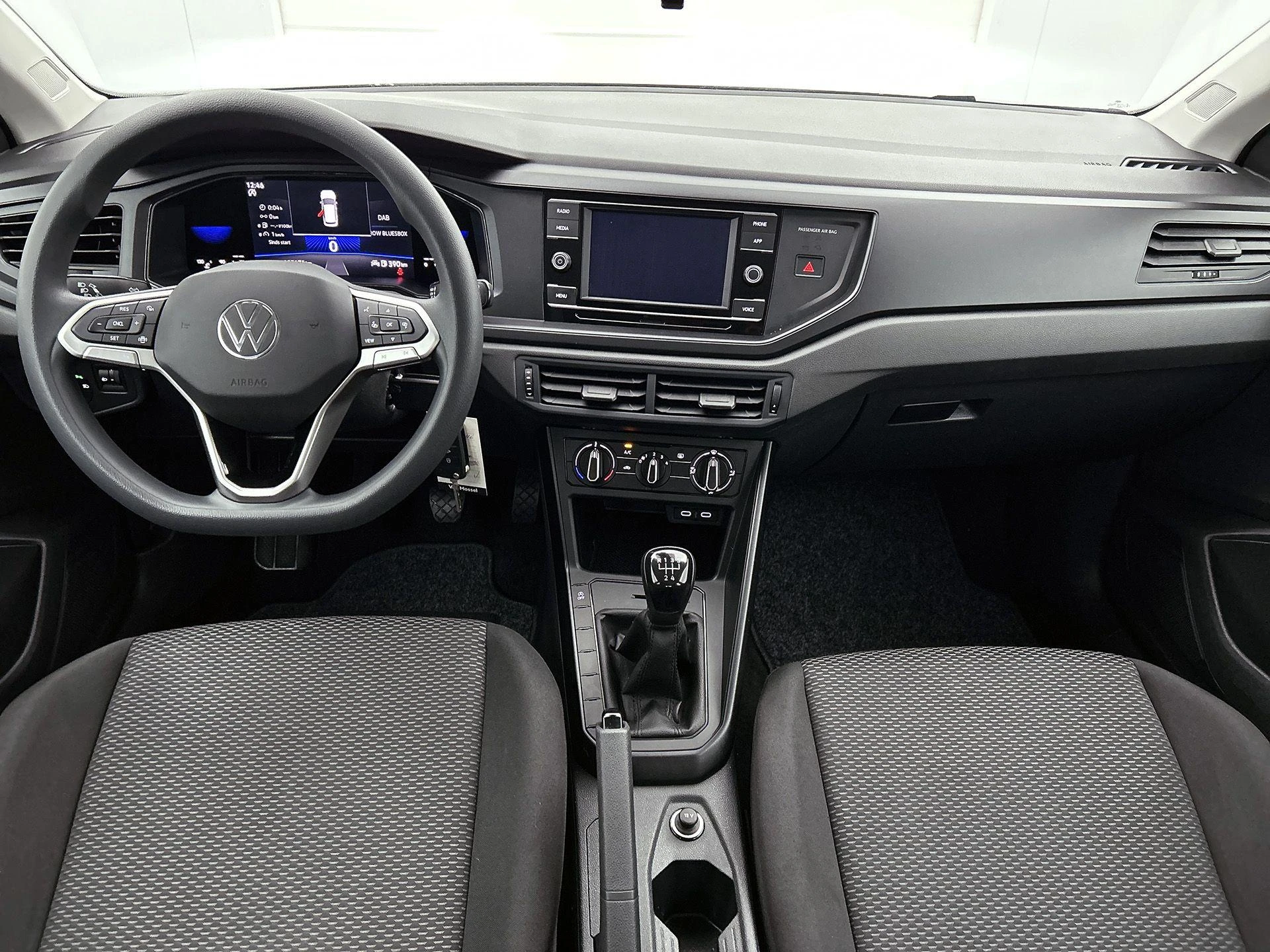 Volkswagen-Polo-image-20