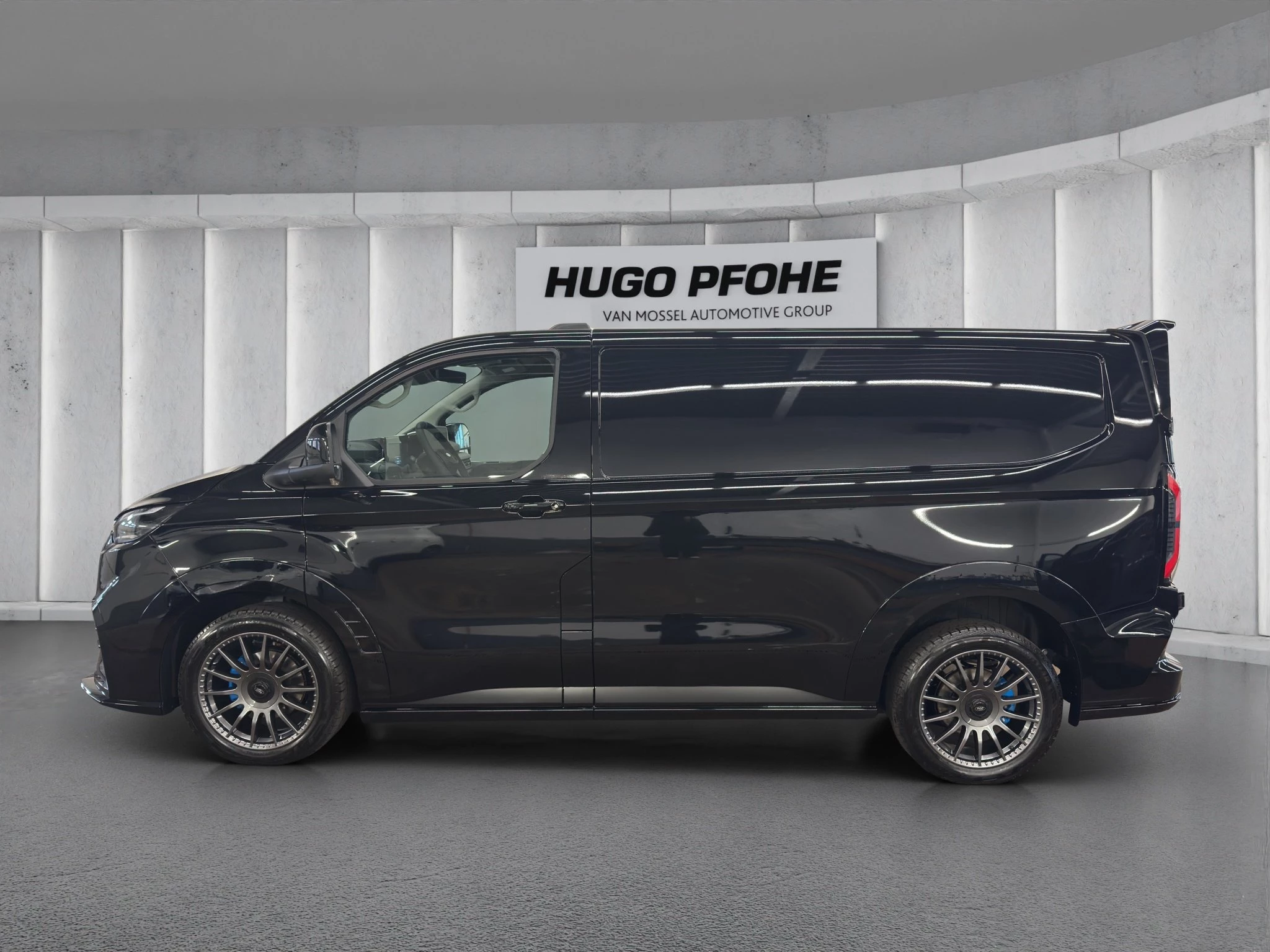 Ford-Transit Custom-image-1
