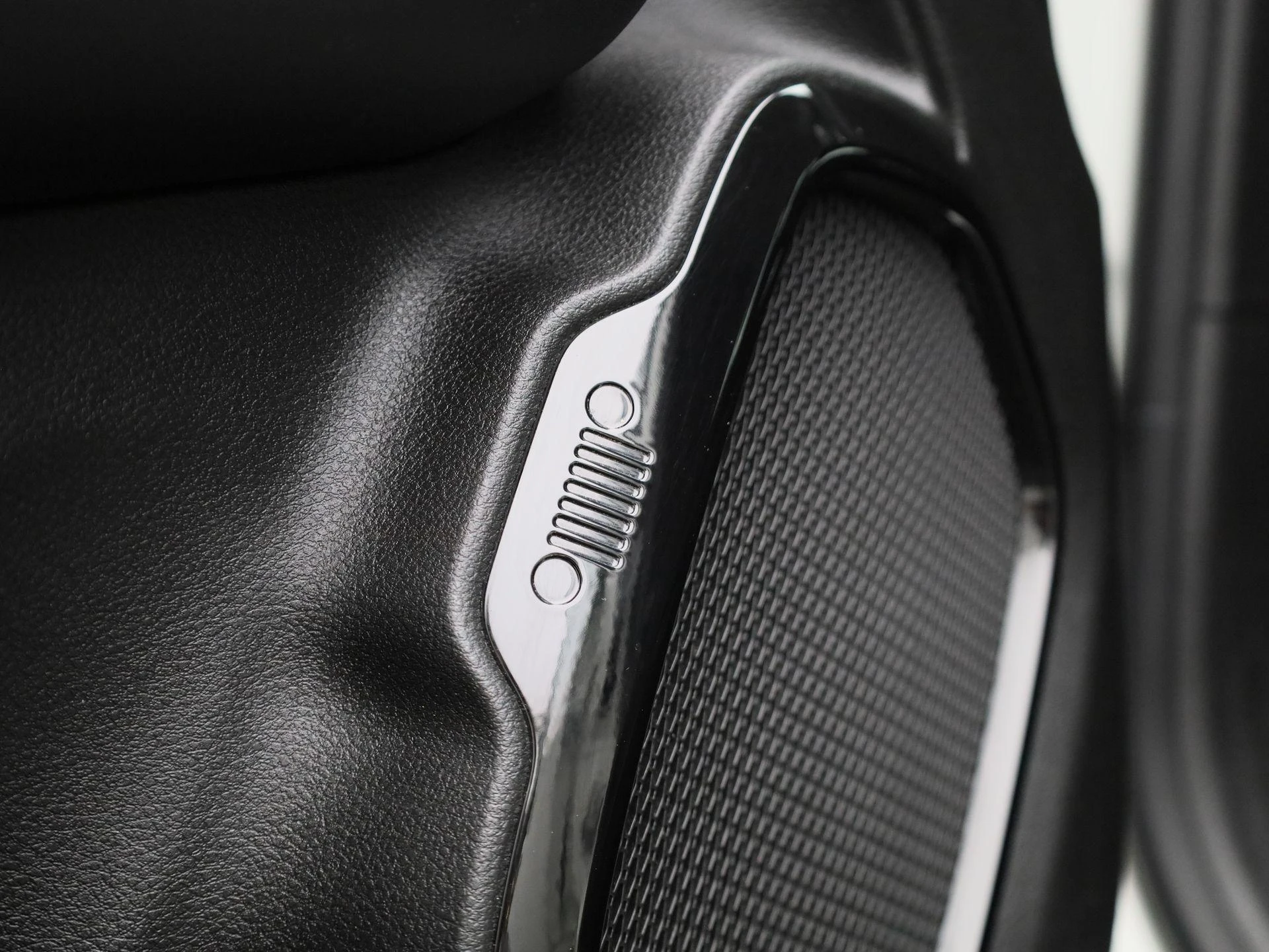 Jeep-Renegade-image-26