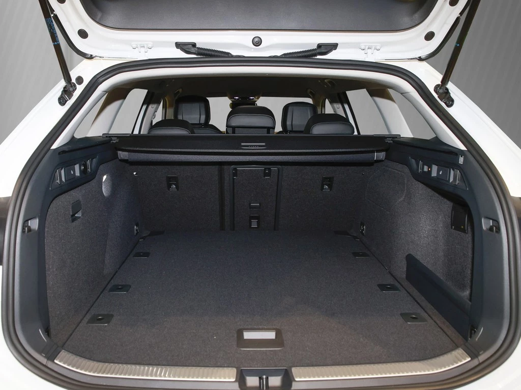 Volkswagen Passat Variant 1.5 eTSI DSG Business, Navi, AHK, IQ-Light VWL