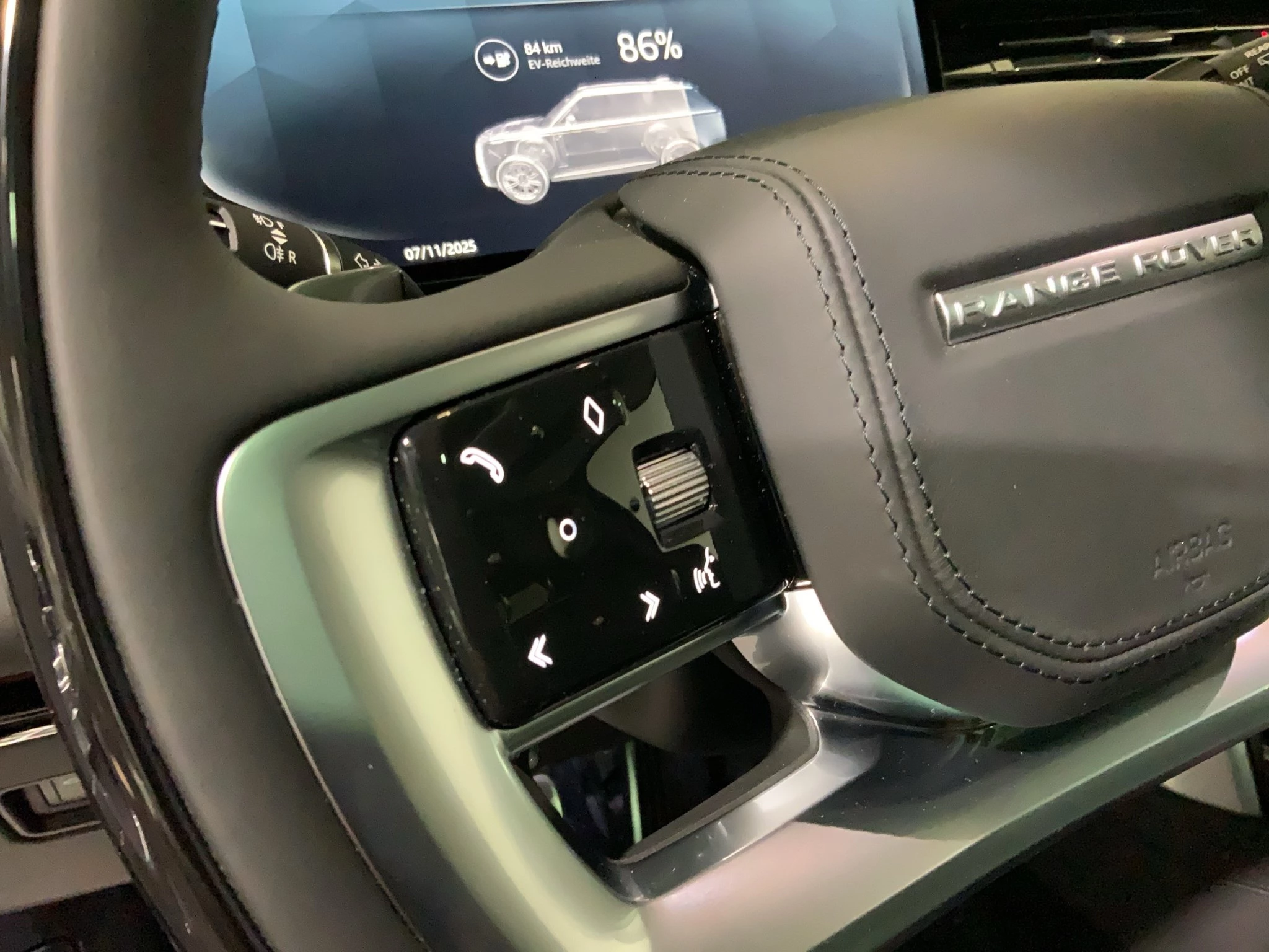 Land Rover-Range Rover-image-21